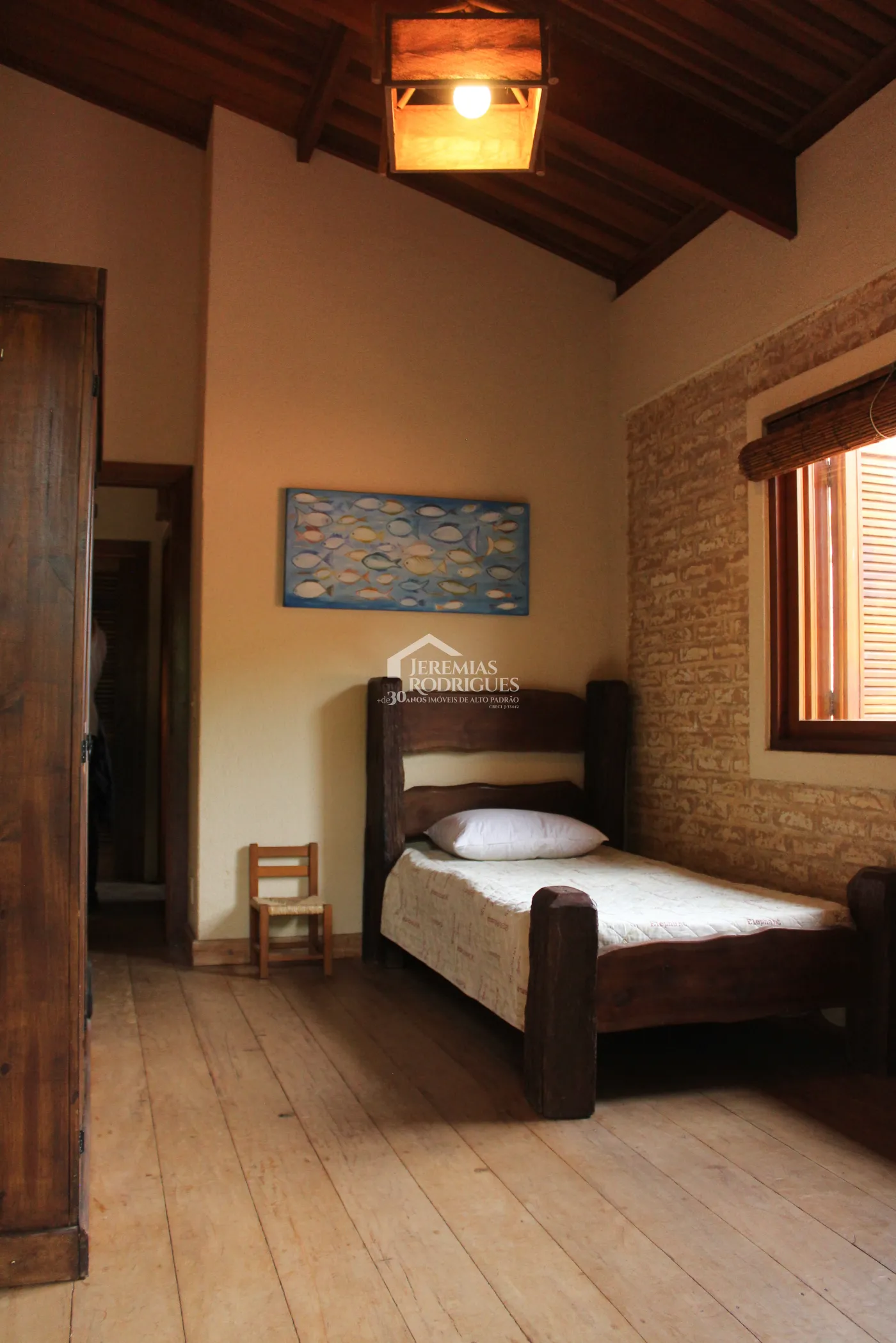 Casa para venda e locação com 5 dormitórios no Condomínio Taubaté Village em Taubaté/SP.