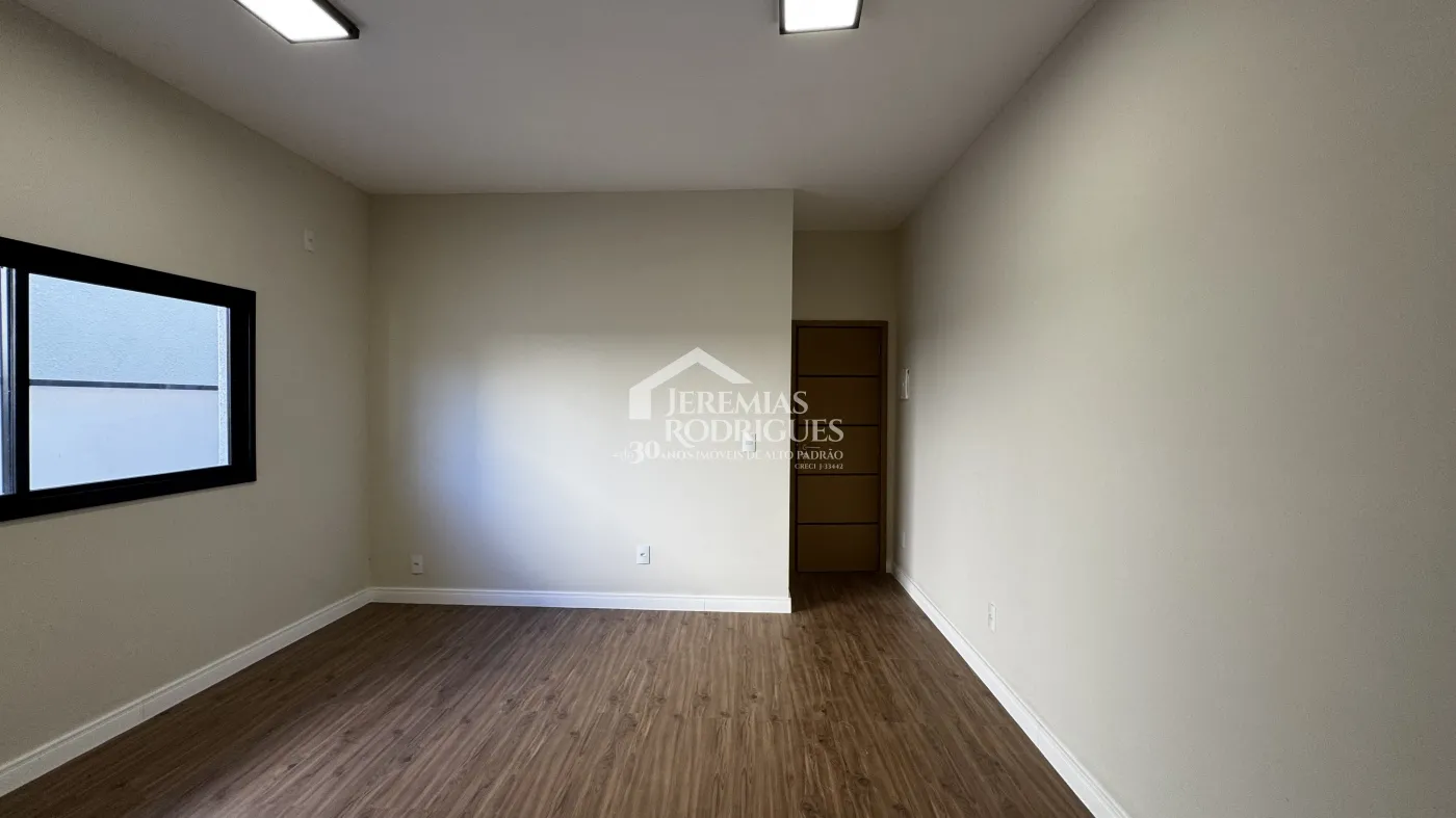 Casa à venda com 3 suítes no Condomínio Reserva dos Lagos em Pindamonhangaba/SP.