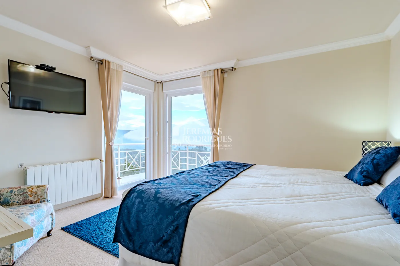 Casa à venda no Parque Pedra do Baú em Campos do Jordão/SP.