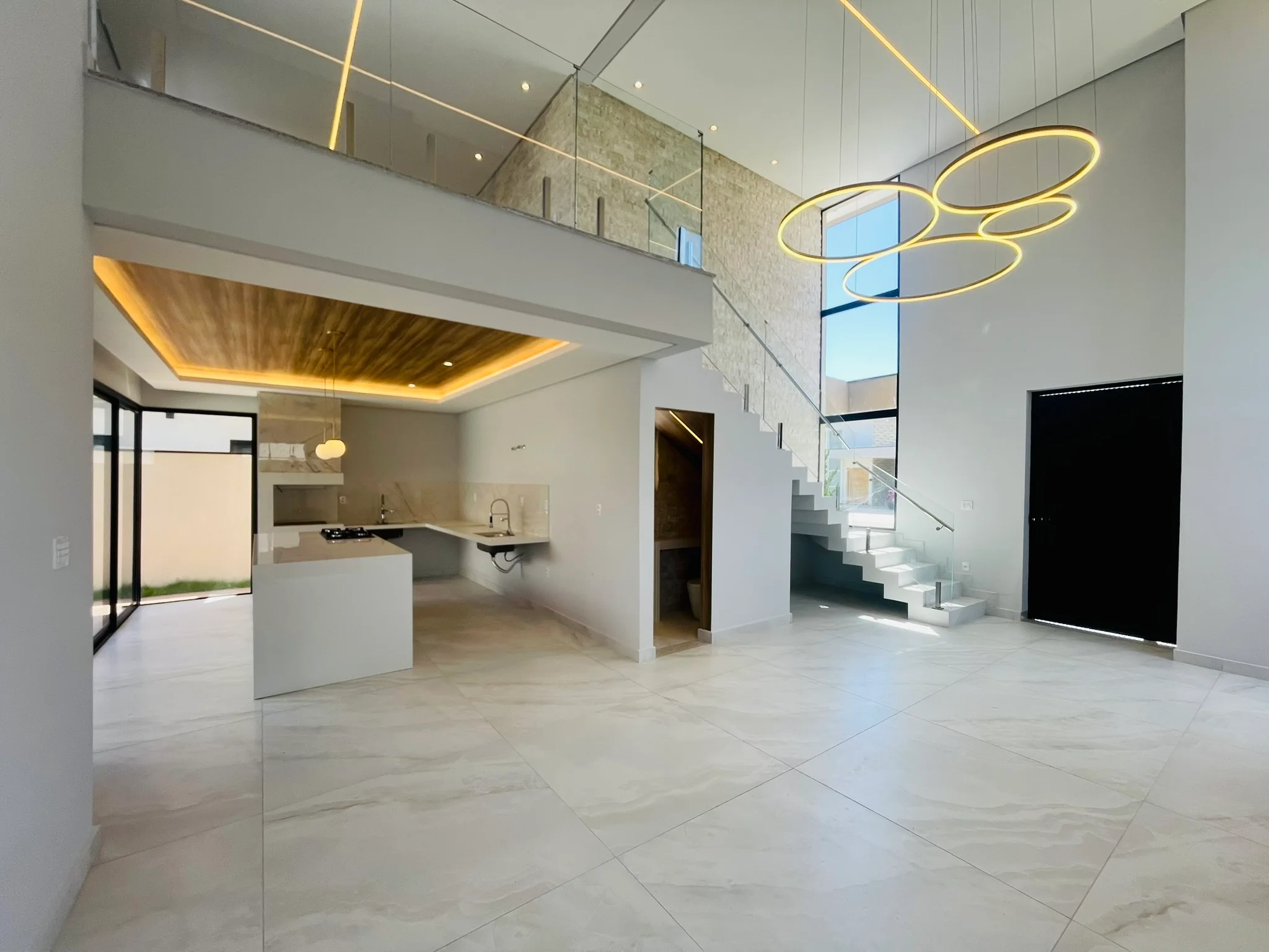 Casa para venda e locação com 3 dormitórios no Condomínio Terras do Vale em Caçapava/SP. 