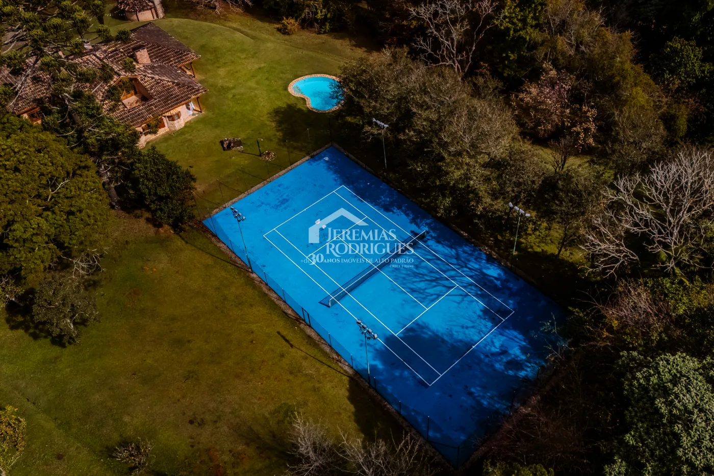 Casa de Campo à venda com 5 suítes no bairro Reinópolis em Santo Antônio do Pinhal/SP