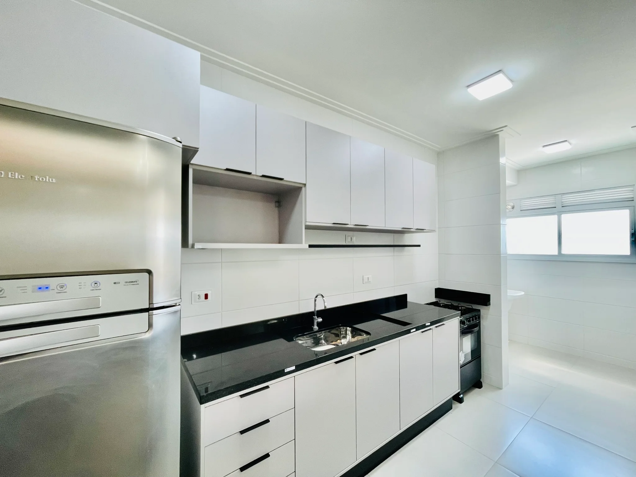 Apartamento para venda e locação, 101 m² no Condomínio Lume Residence em Taubaté/SP. 