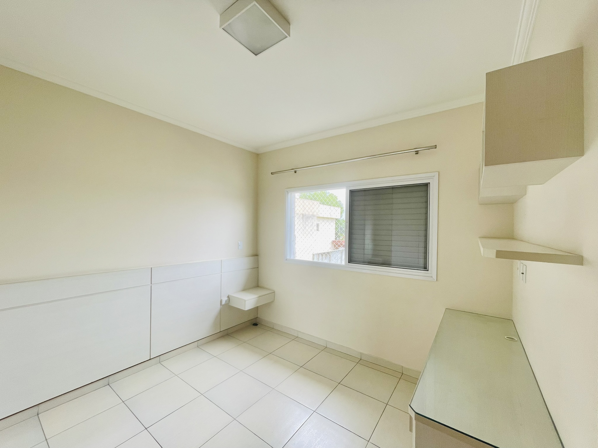 Casa para locação com 4 dormitórios no Condomínio Campos do Conde II em Tremembé/SP.