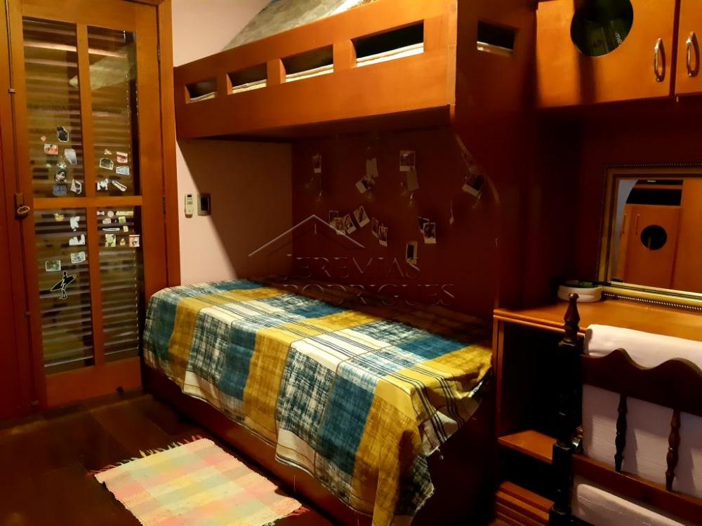 Casa à venda com 6 dormitórios no Condomínio Chácaras Cataguá em Taubaté/SP.