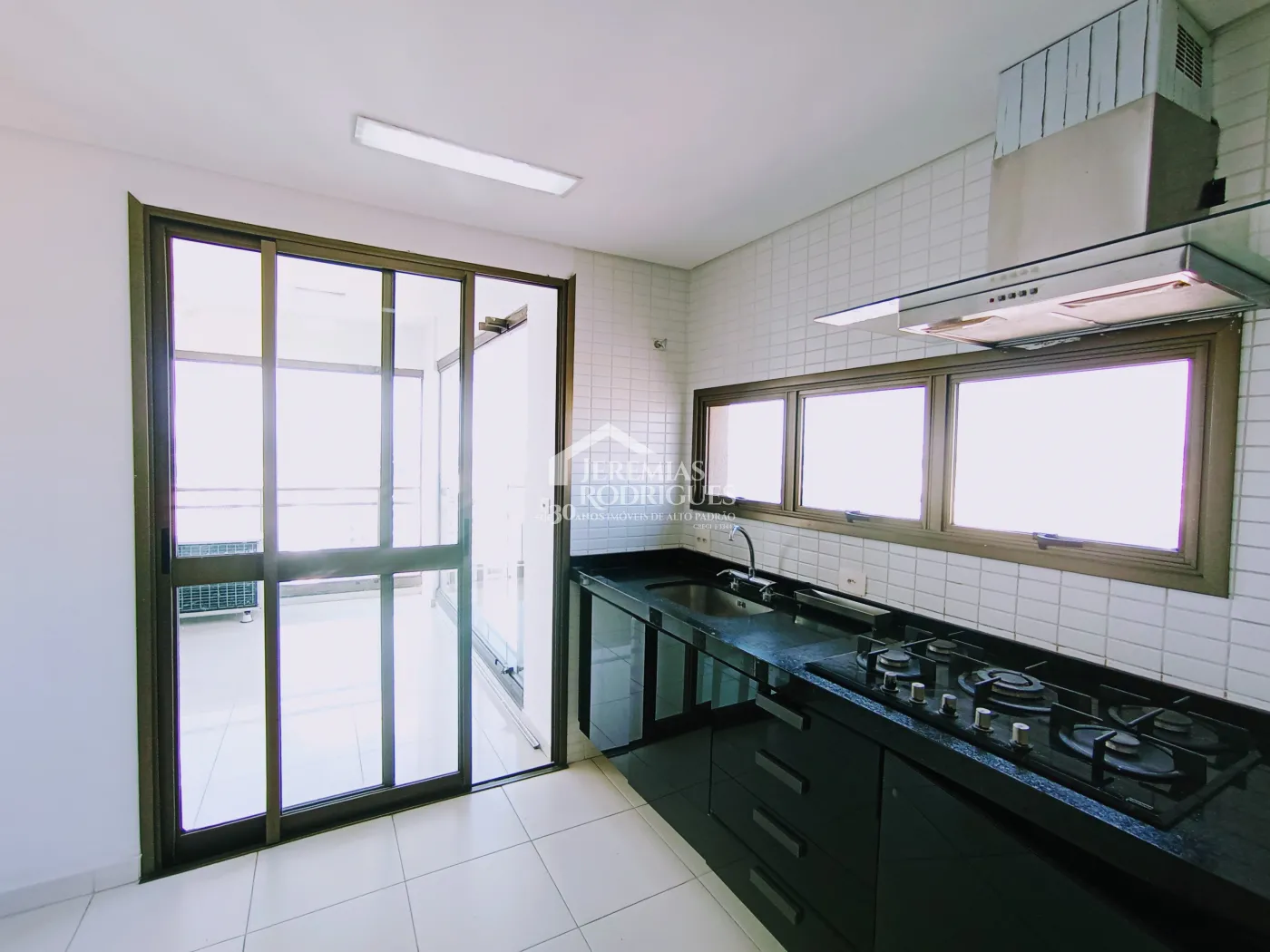 Apartamento com 2 dormitórios, 107 m² - Edifício Jabuticabeiras - Taubaté/SP.