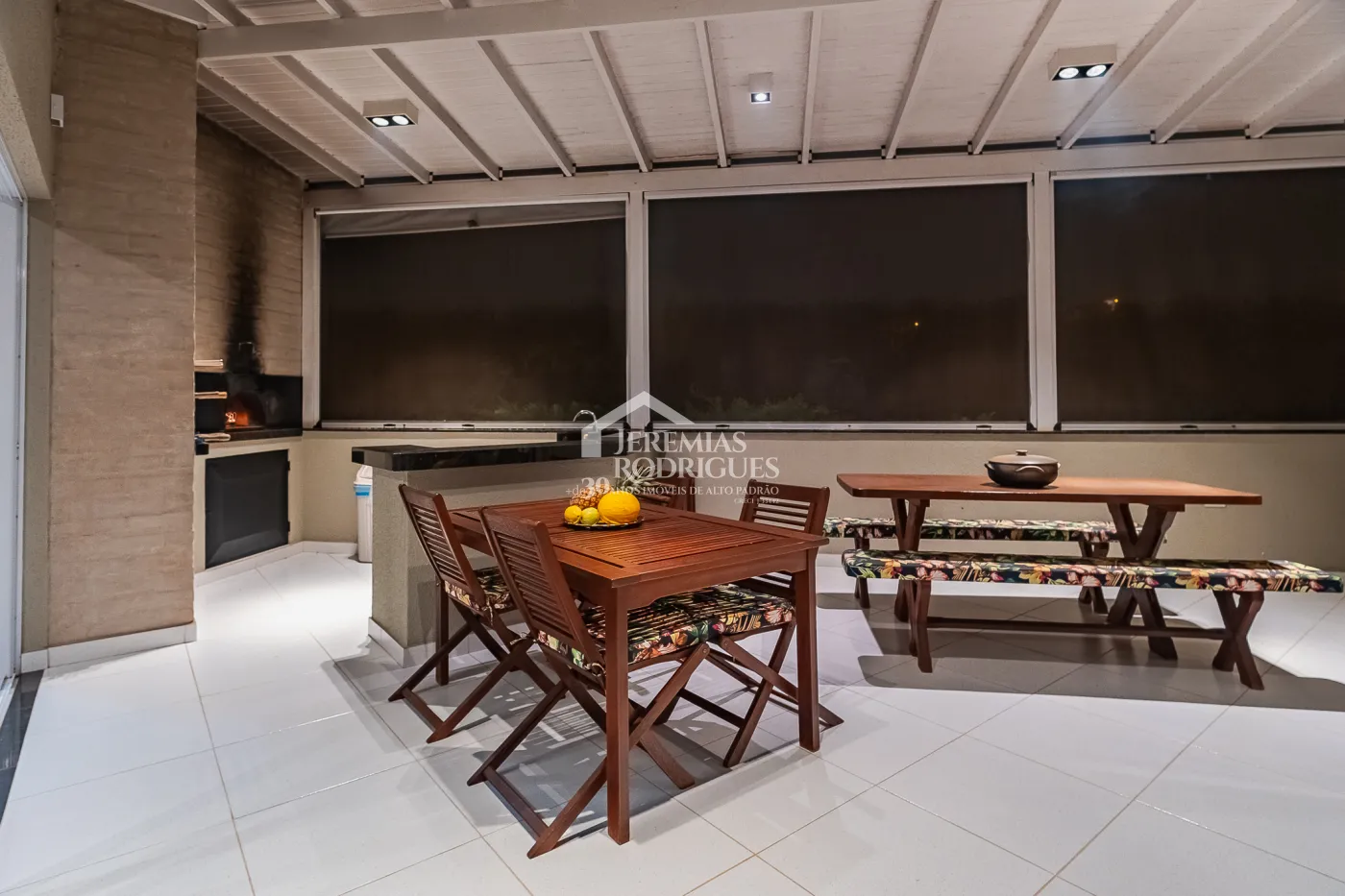 Casa com 4 dormitórios à venda, 330 m² - Parque da Mantiqueira - Santo Antônio do Pinhal/SP