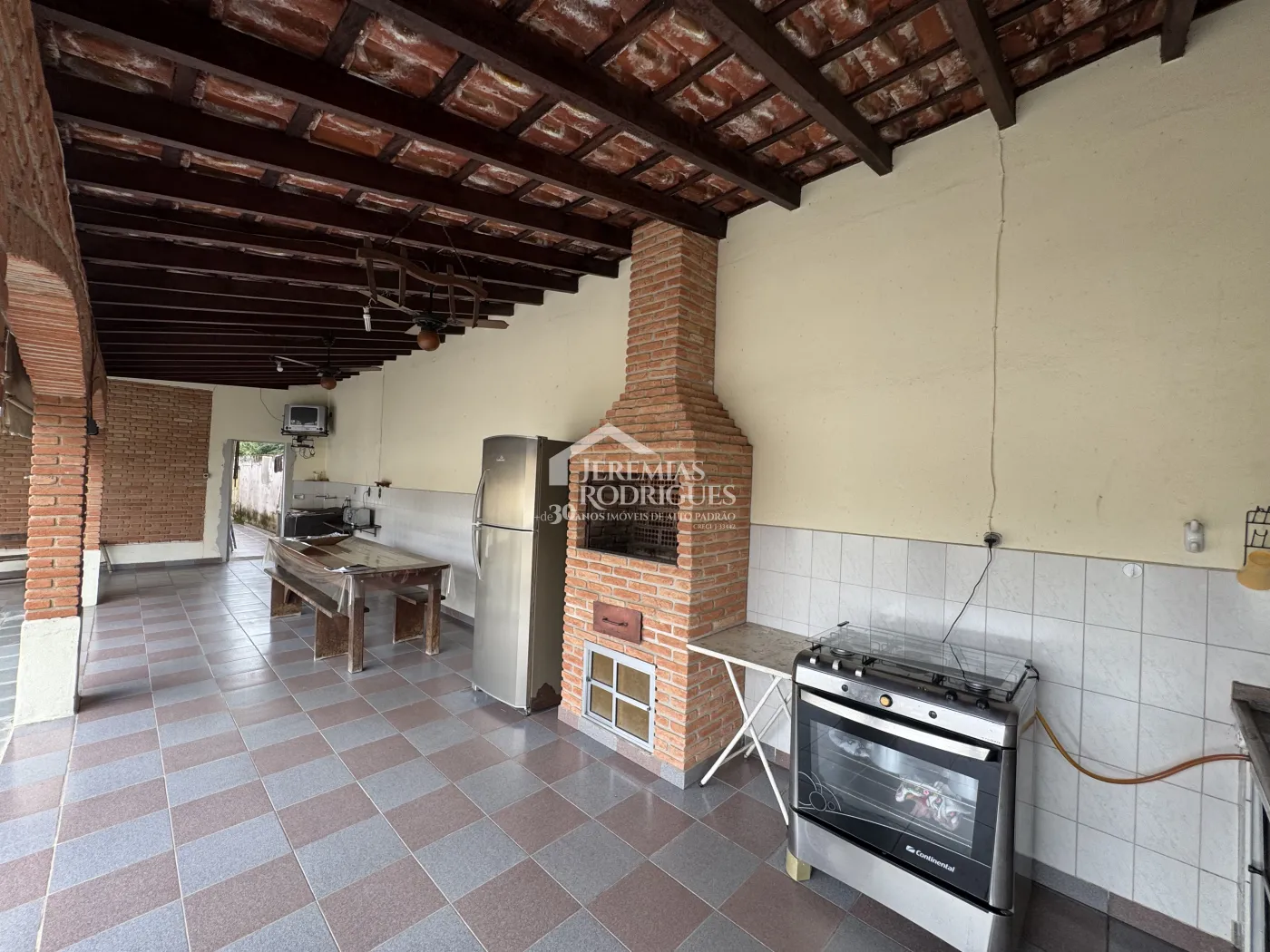 Área com imóvel residencial para venda no bairro Crispim em Pindamonhangaba/SP