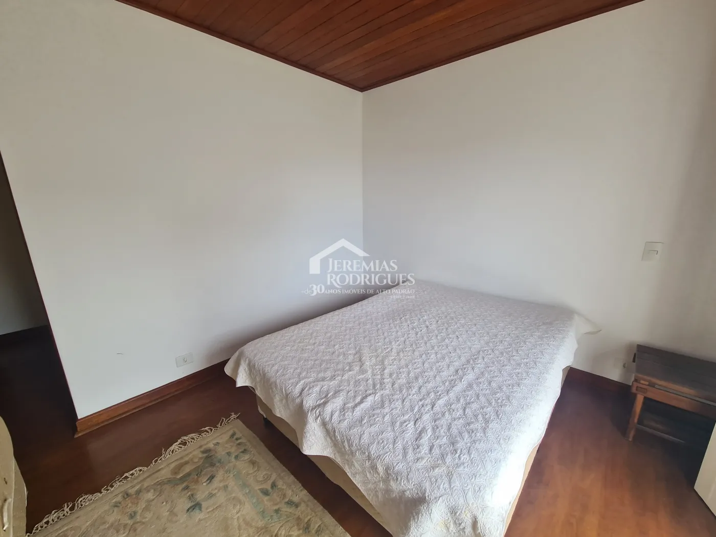 Casa para venda com 3 dormitórios no bairro Alto da Vila Inglesa em Campos do Jordão/SP