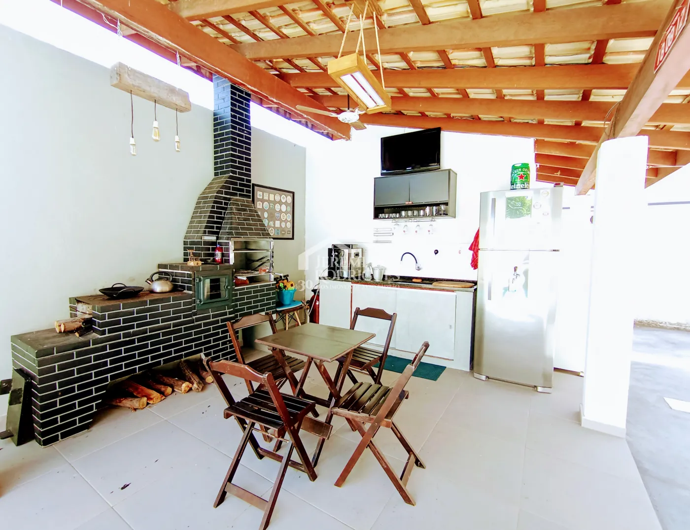 Casa à venda com 3 suítes no Condomínio Reserva dos Lagos em Pindamonhangaba/SP.