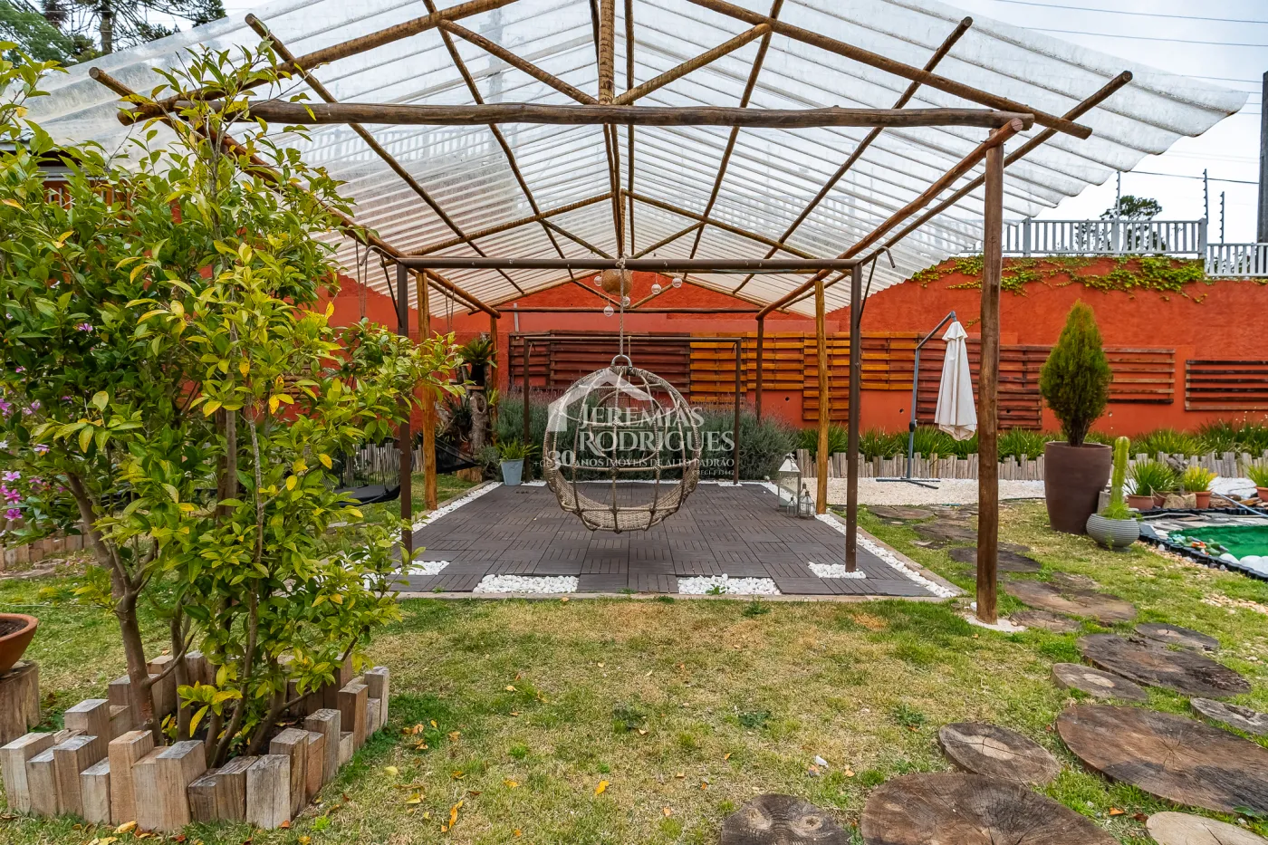 Casa com 5 suítes, 950 m² - Alto do Capivari - Campos do Jordão/SP