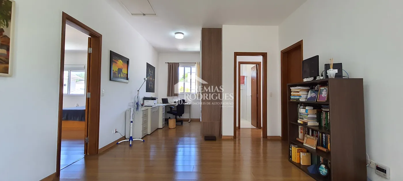 Casa com 3 suítes para venda no Condomínio Campos Do Conde II Versailles em Tremembé/SP