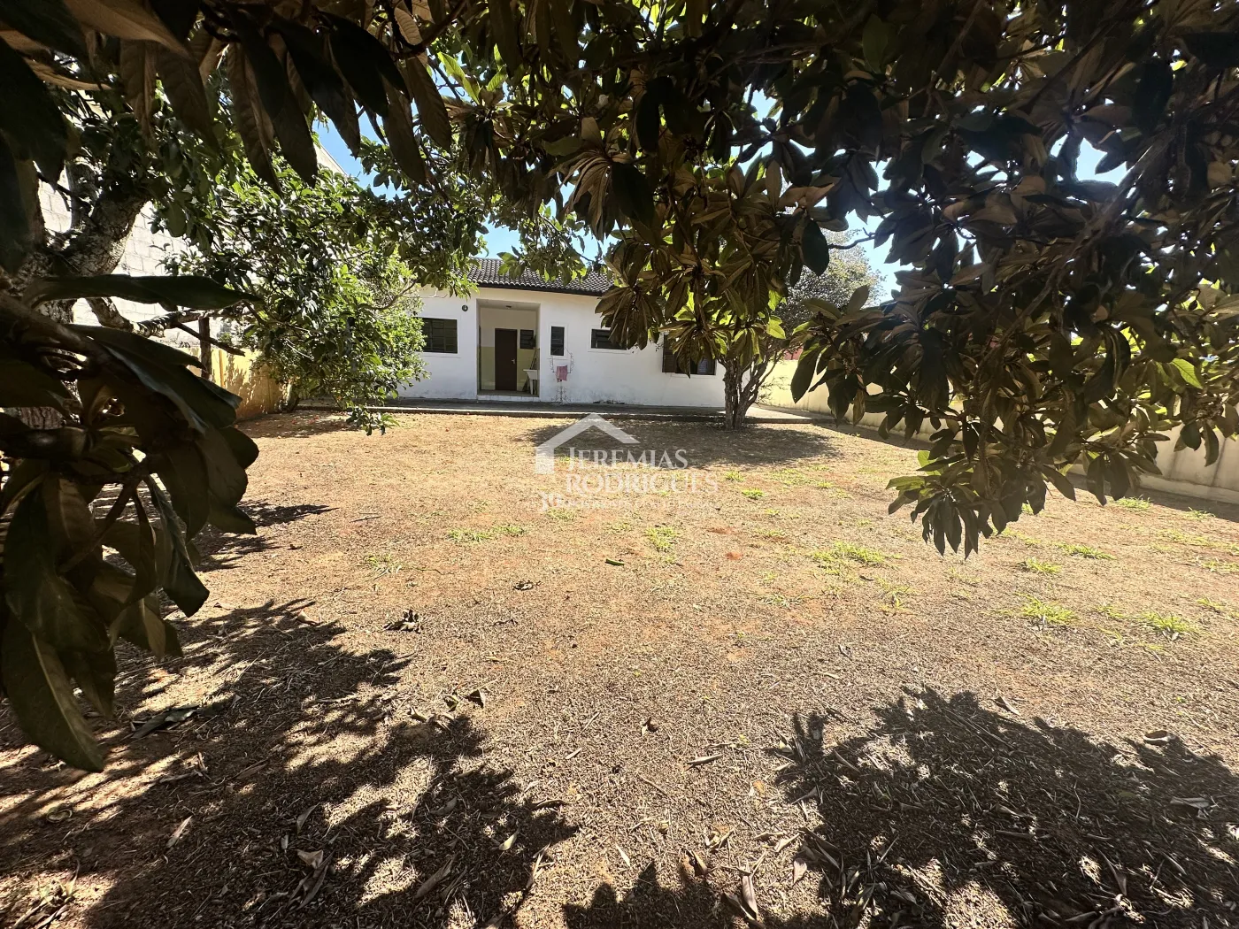 Casa para venda com 3 dormitórios no bairro Lessa em Pindamonhangaba/SP