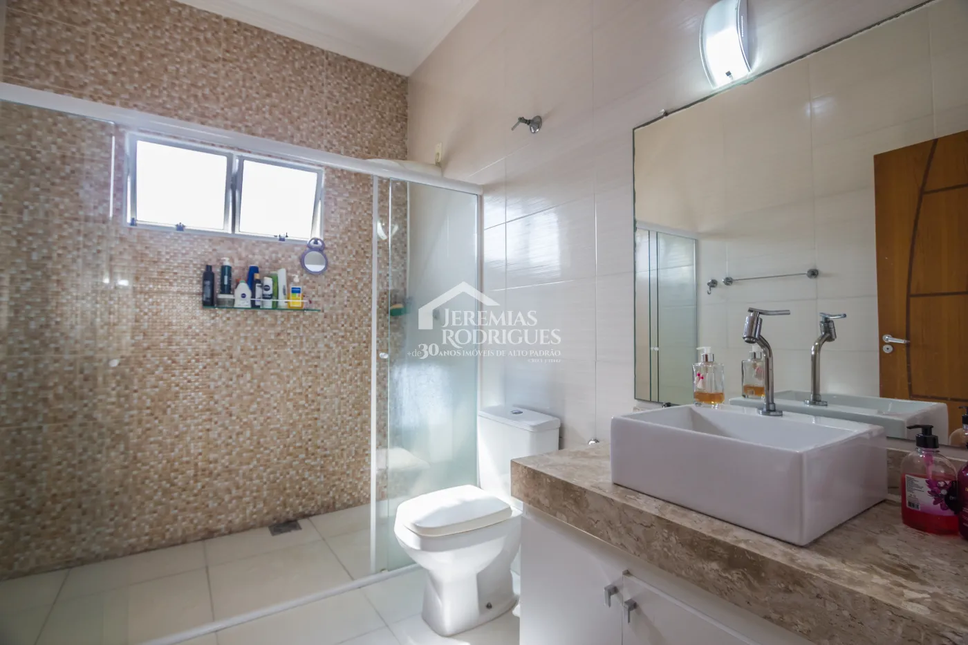 Casa com 4 dormitórios, 295 m² - Condomínio Reserva dos Lagos - Pindamonhangaba/SP