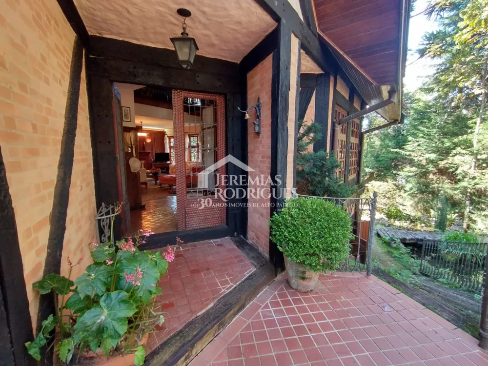 Casa com 6 dormitórios, 735 m² - Condomínio Jardim Véu da Noiva - Campos do Jordão/SP