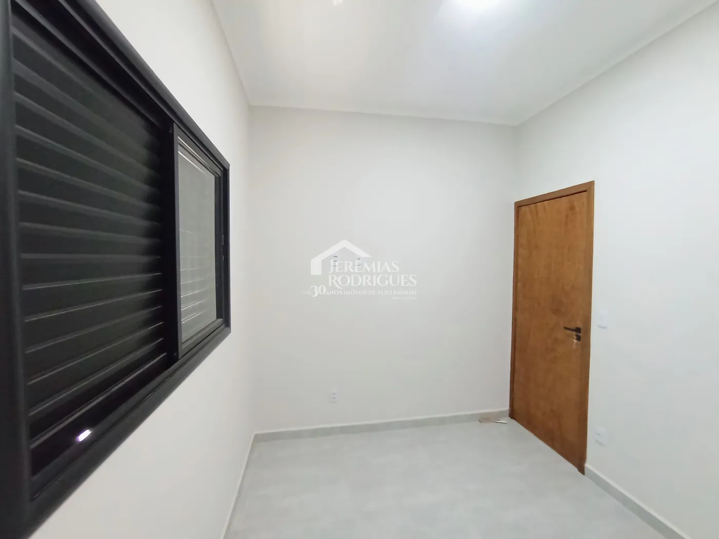 Casa à venda com 3 dormitórios no Condomínio Bosque da Imperatriz em Pindamonhangaba/SP.