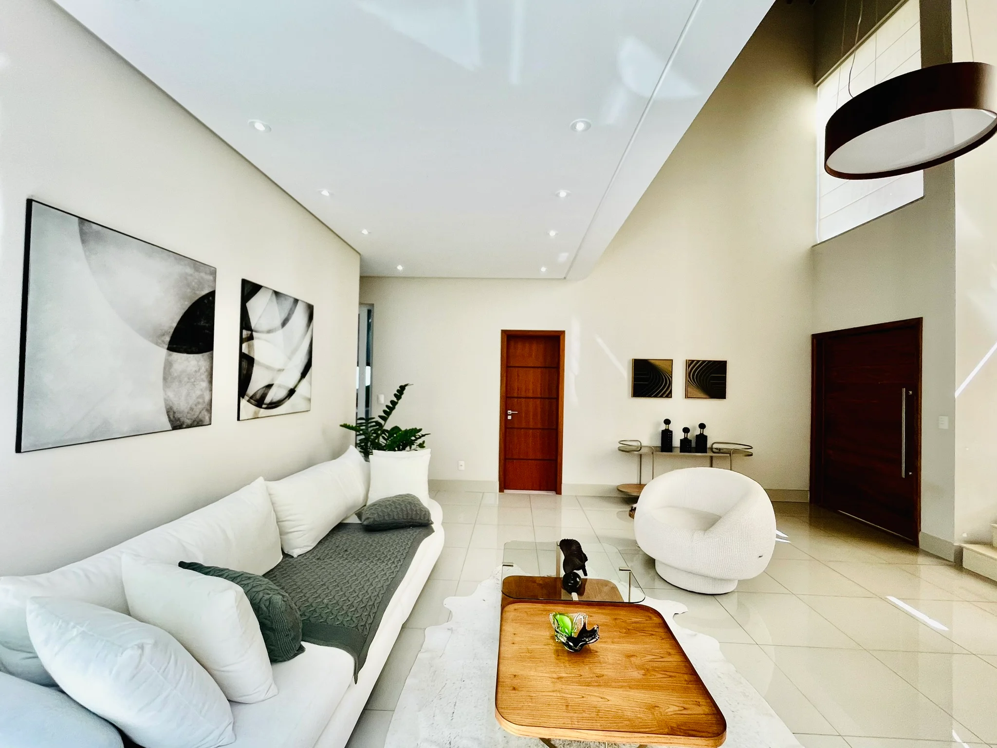 Casa à venda com 3 suítes no Condomínio Residencial San Marco em Taubaté/SP