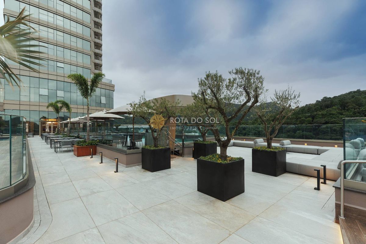 Yachthouse Apartamento Alto Padrão 4 Suítes no Centro de Balneário Camboriú SC