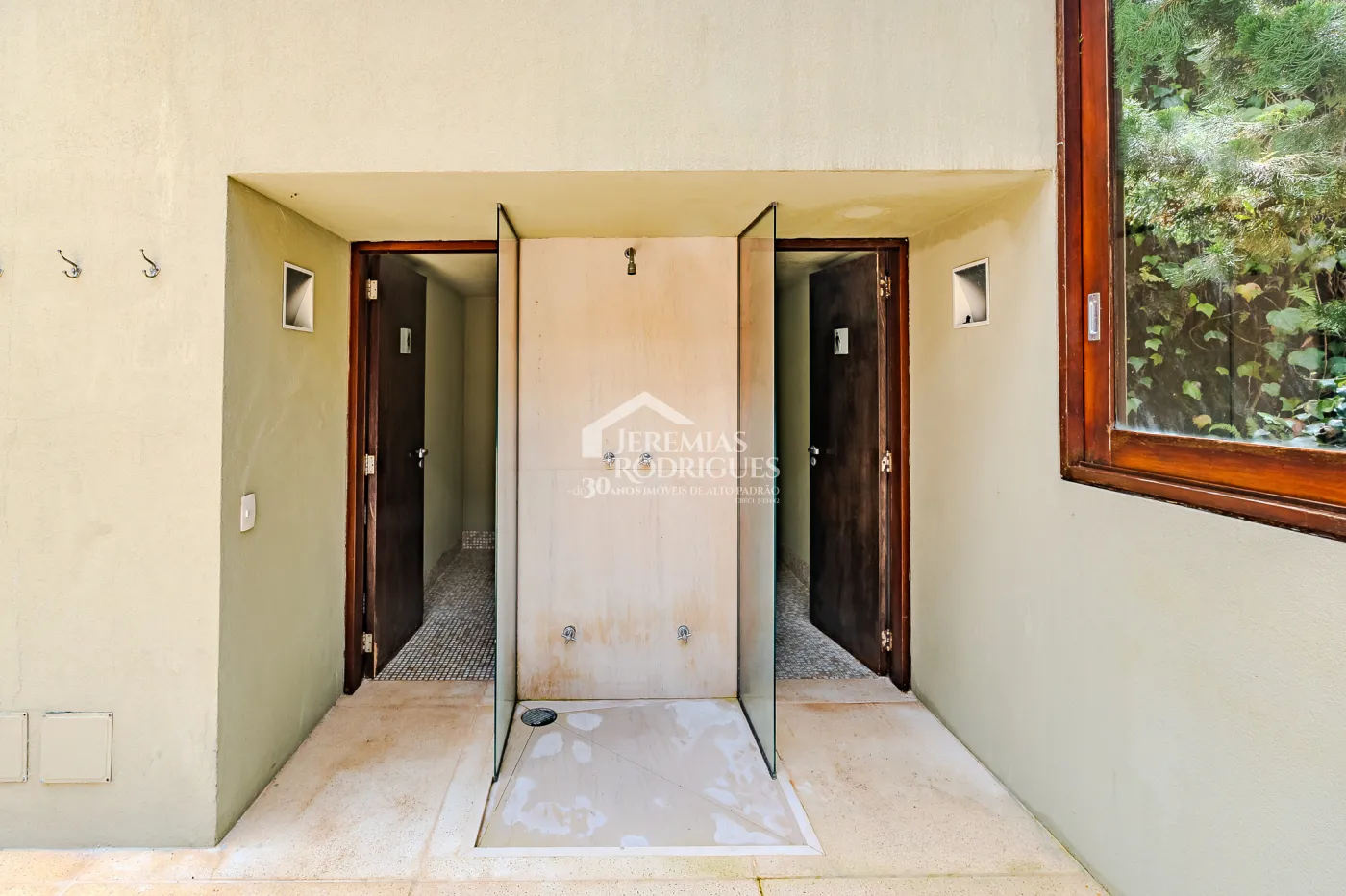 Casa para venda com 5 suítes no Condomínio Villandry em Campos do Jordão/SP