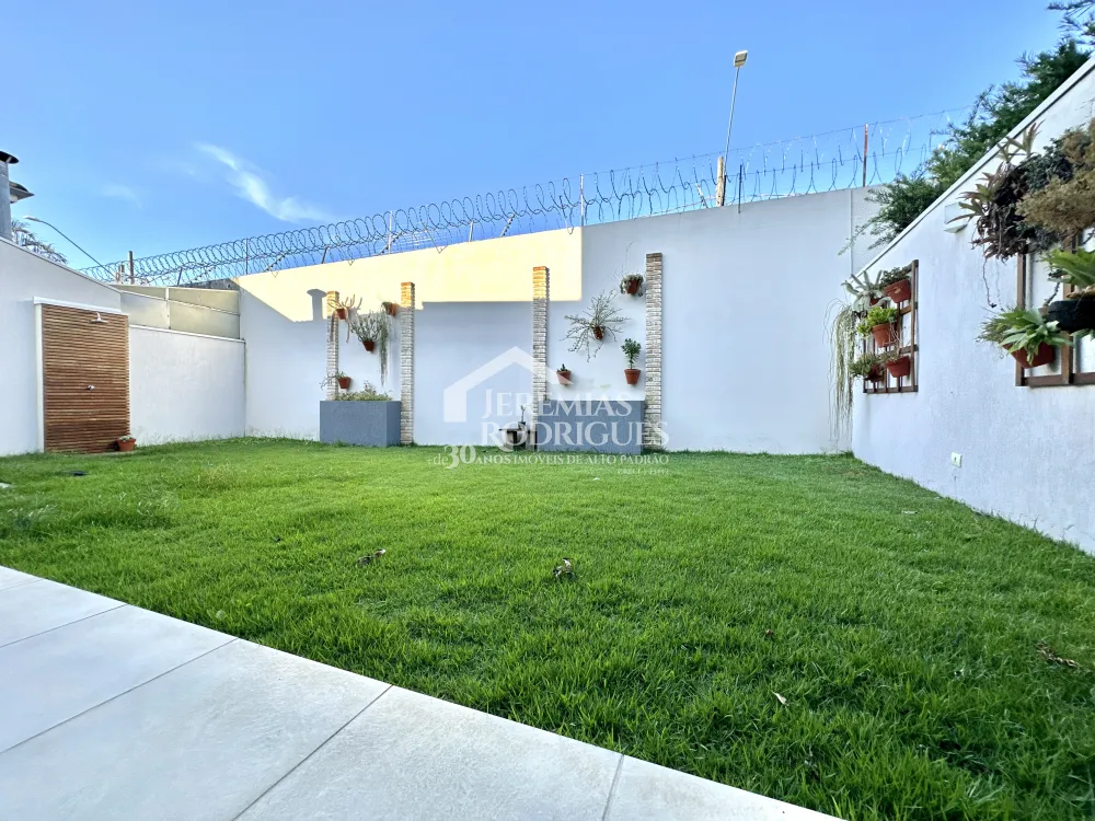 Casa mobiliada para locação no Condomínio Campos do Conde I em Tremembé/SP. 