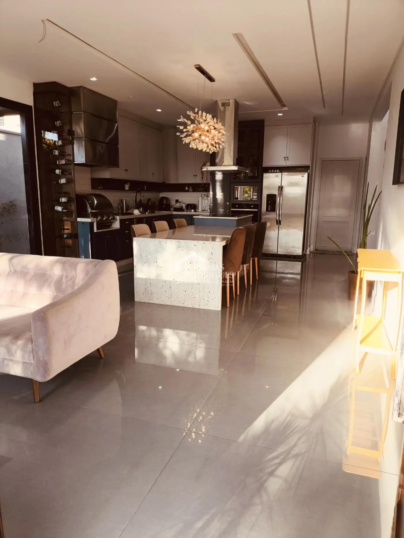 Casa com 3 dormitórios no Condomínio Residencial Verdes Vales em Taubaté/SP.