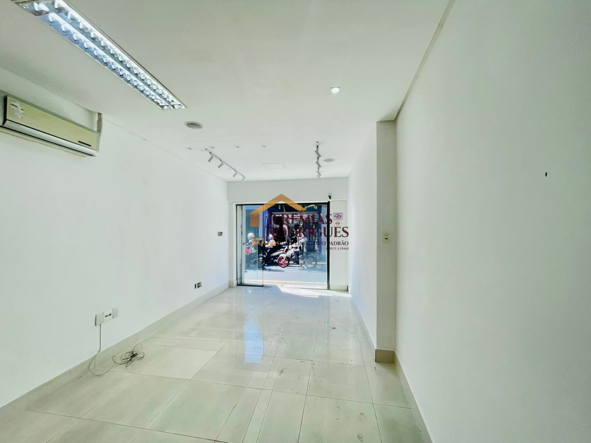 Ponto Comercial para locação no Centro em Taubaté/SP. — foto 3