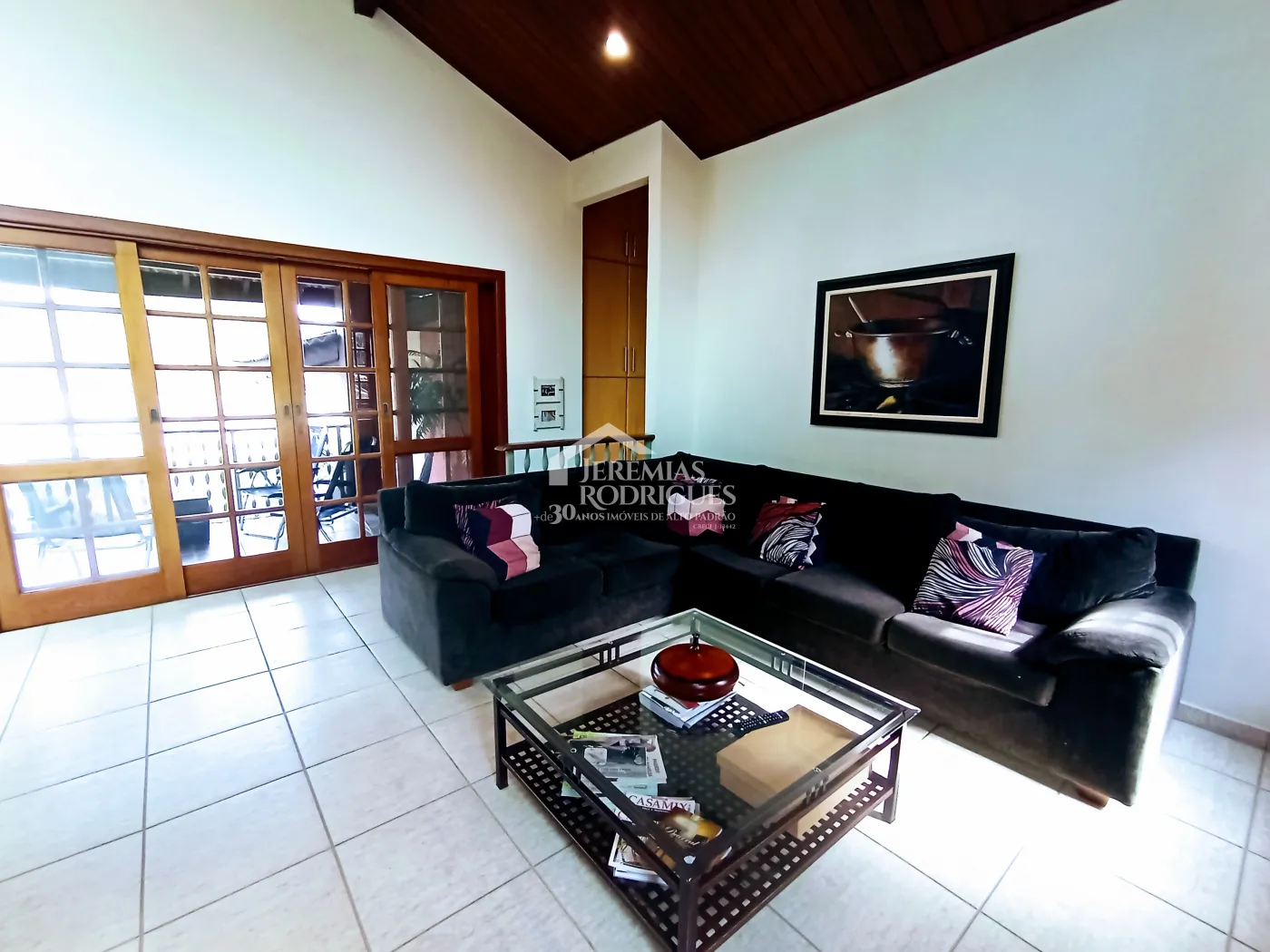 Casa à venda com 3 dormitórios no Condomínio Chácaras Cataguá em Taubaté/SP