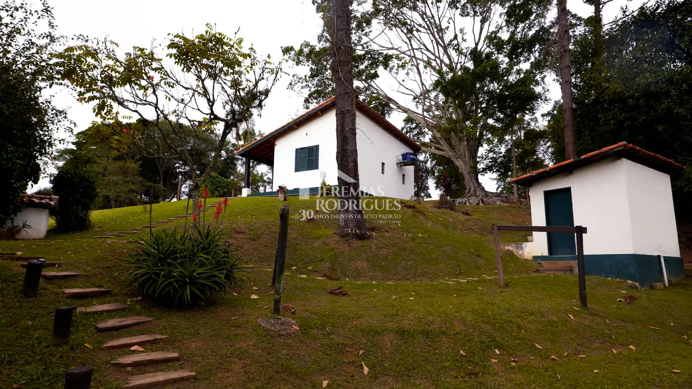 Fazenda à venda com 2.544 hectares em Santa Branca/SP.