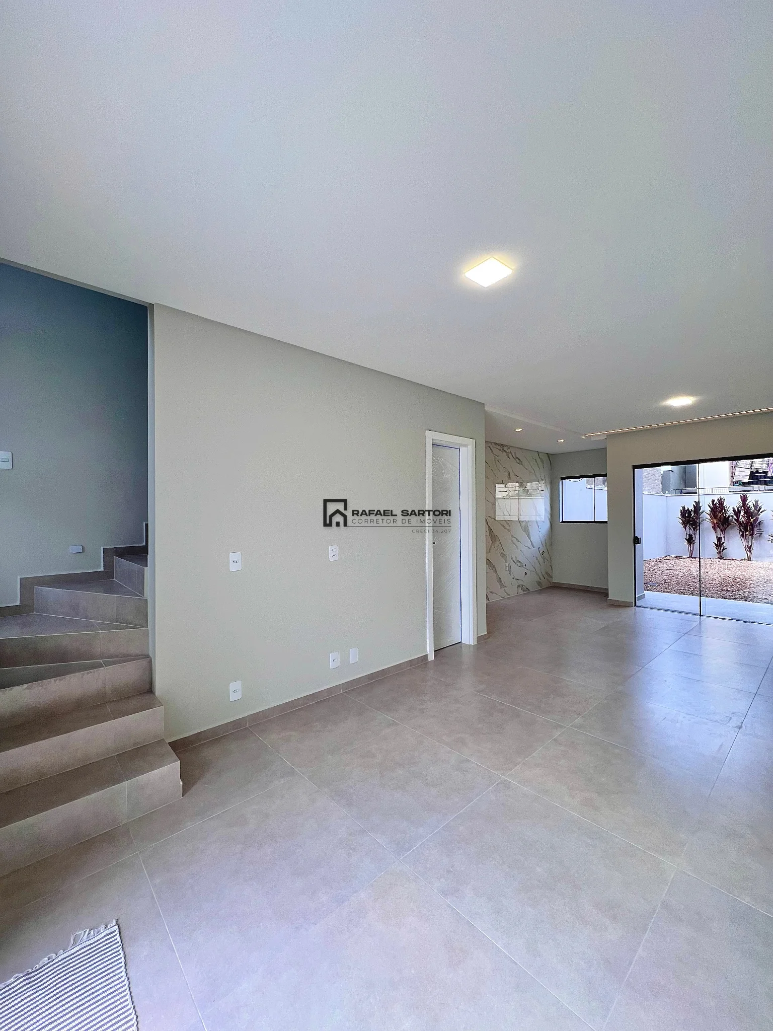 GEMINADO DUPLEX COM PISCINA E 02 SUITES — foto 2