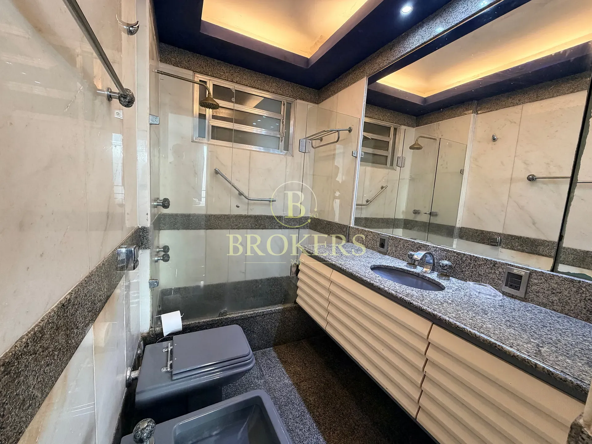 Apartamento de 1 suite à venda com vista mar exclusiva a 50m da areia em Copacabana com potencial i — foto 24