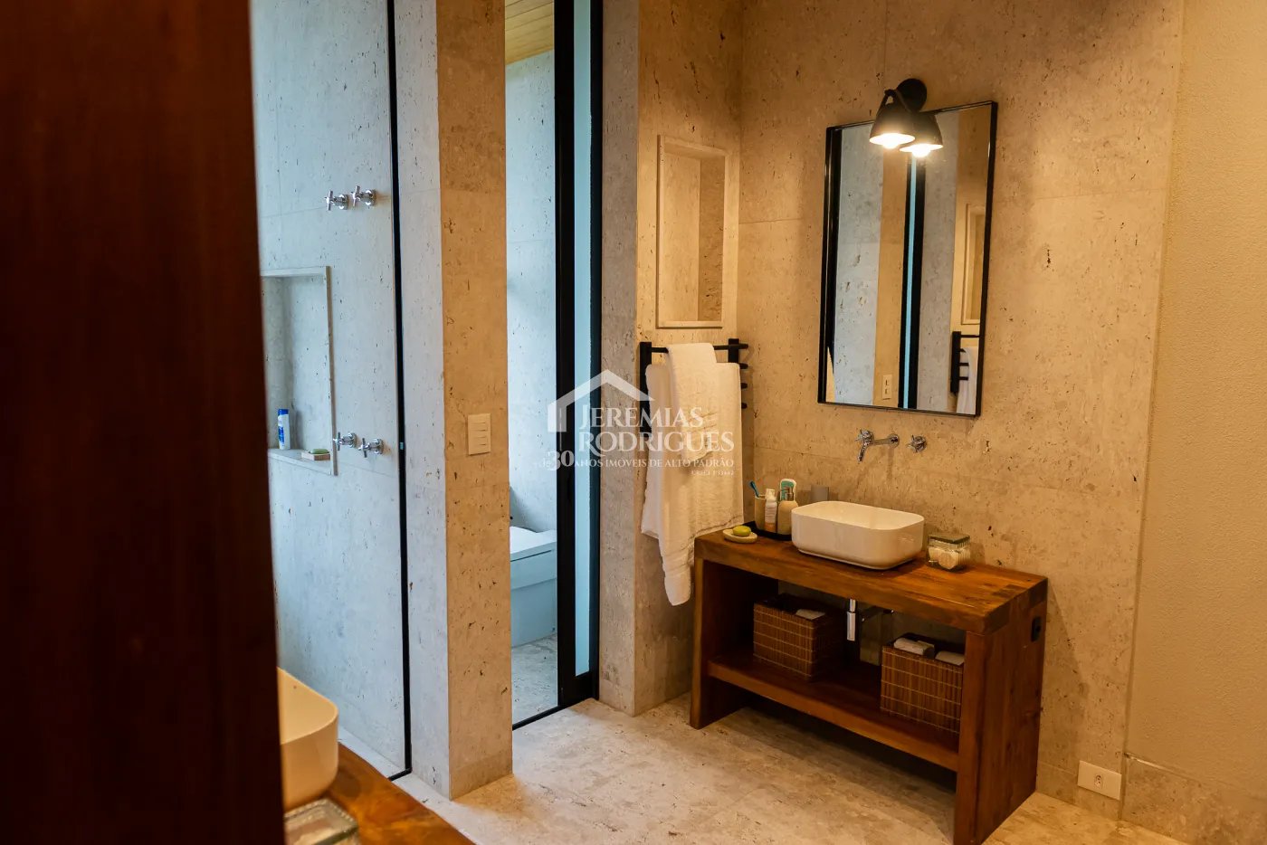 Casa com 5 quartos, 560 m²- Colinas Capivari - Campos do Jordão/SP