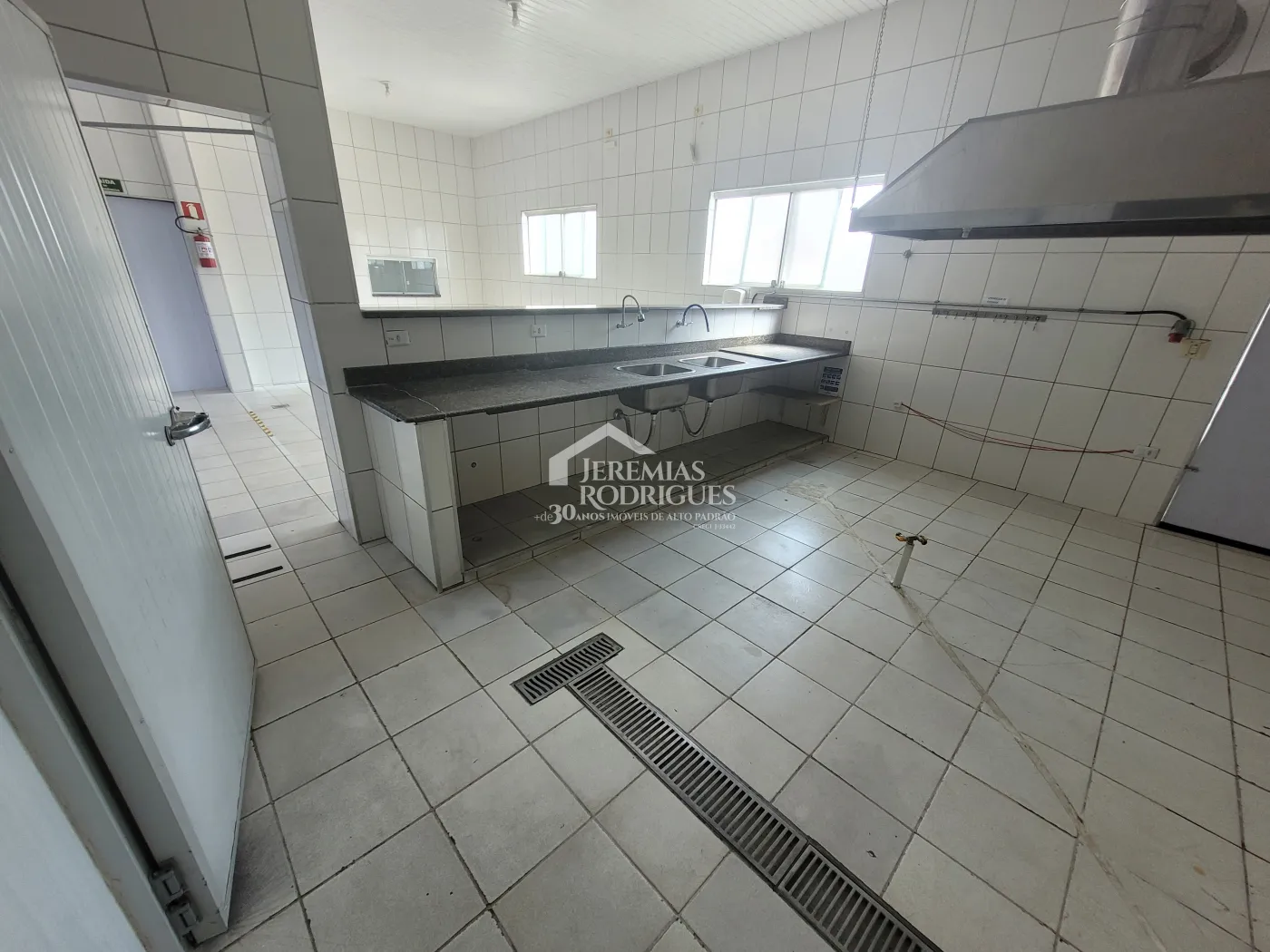 Cozinha industrial com 360 m² - Residencial Ouro Verde - Pindamonhangaba/SP.