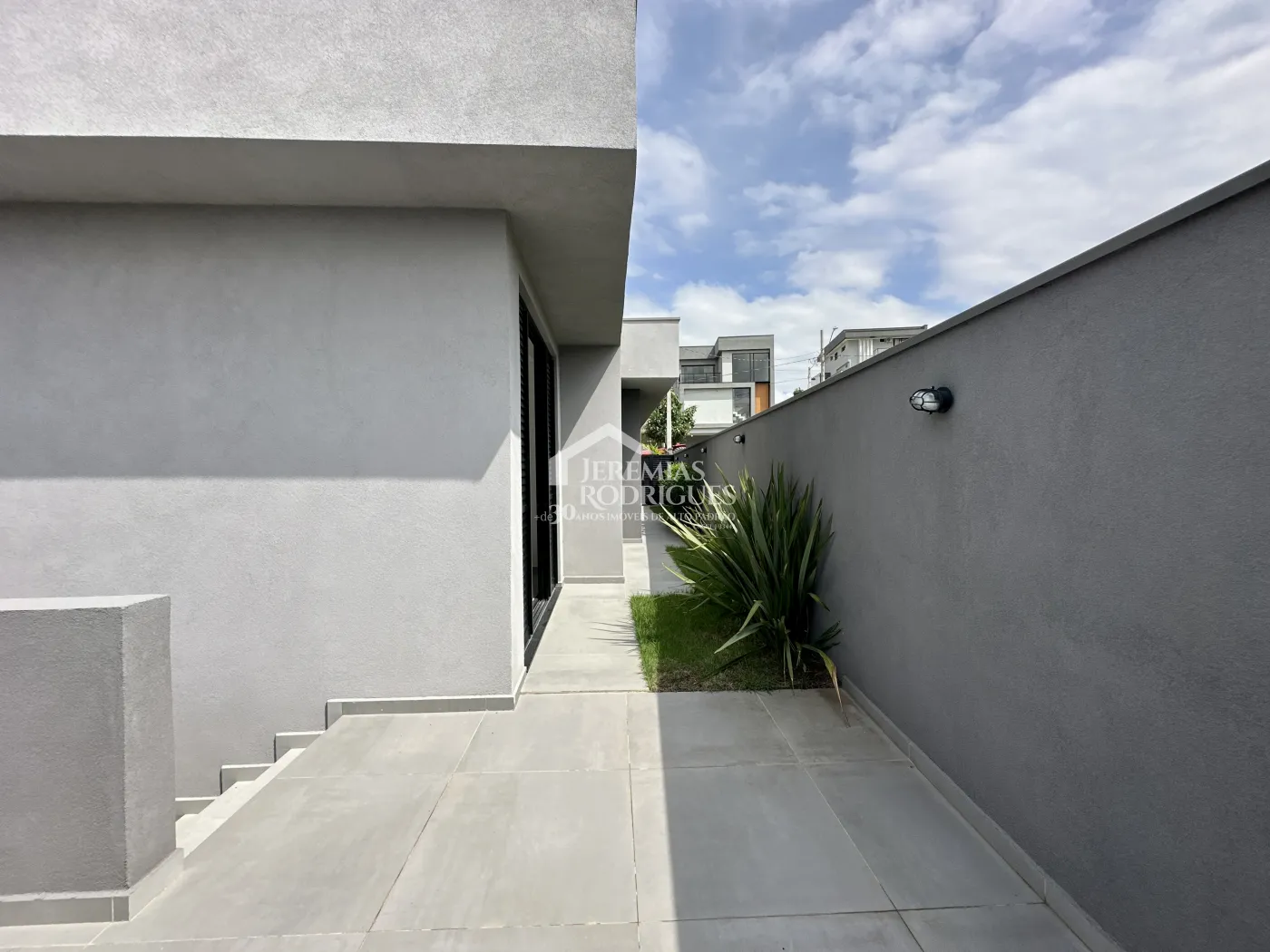 Casa para venda e locação com 3 suítes no Condomínio Cyrela Landscape em Taubaté/SP.