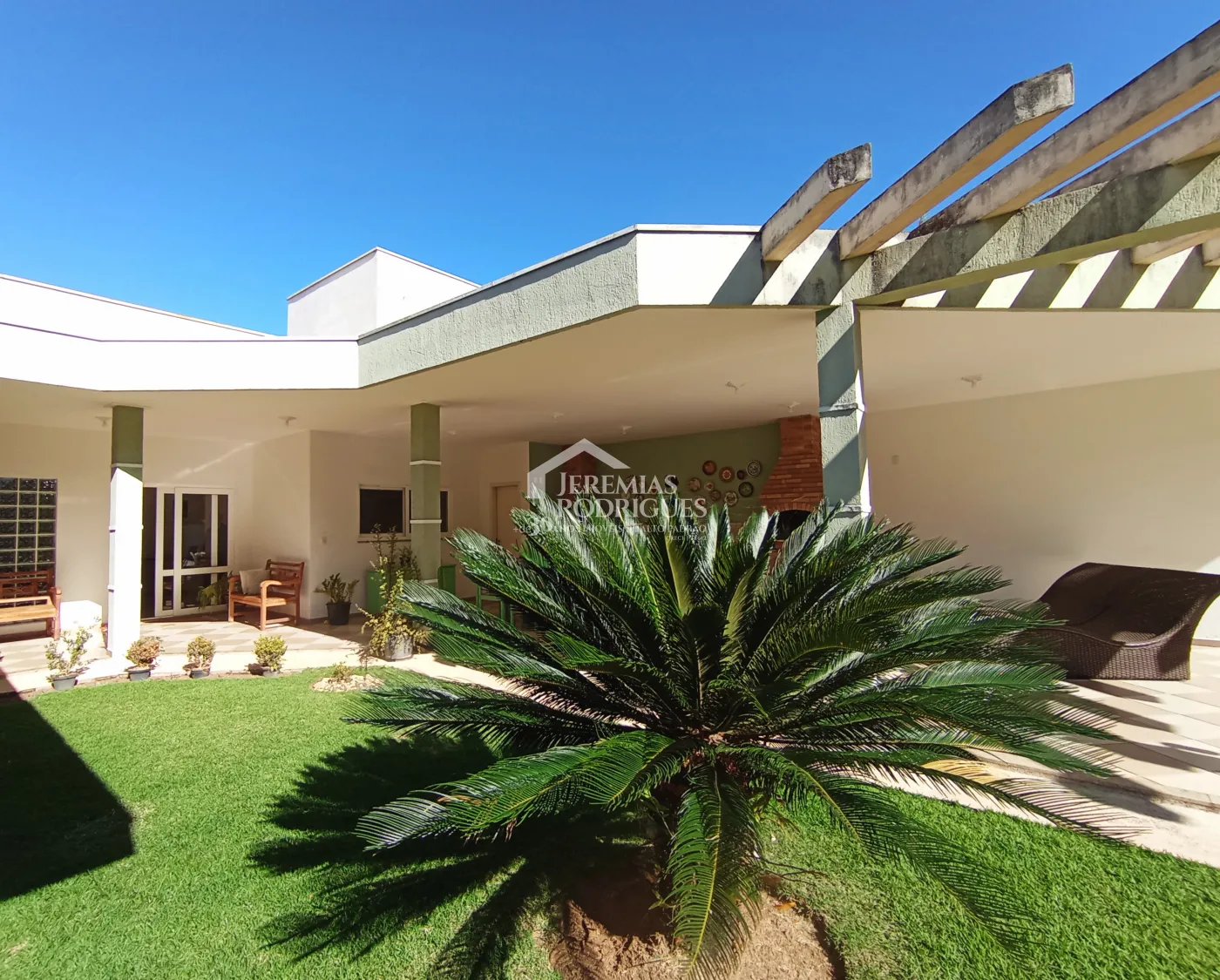 Casa à venda com 4 dormitórios no Condomínio Village Paineiras em Pindamonhangaba/SP