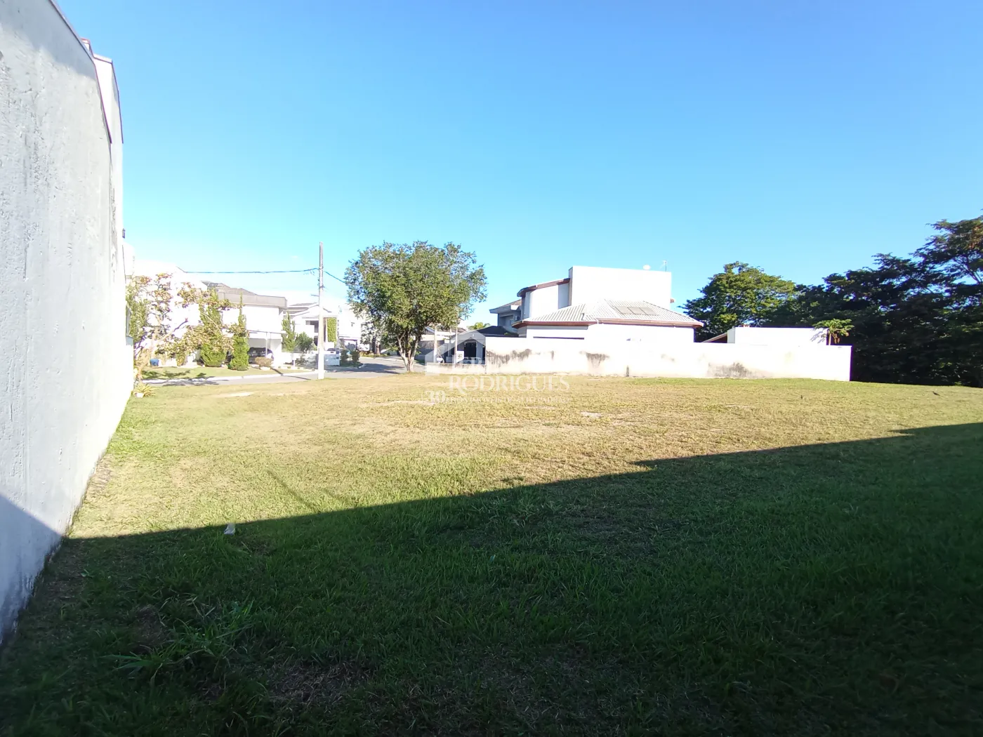 Terreno à venda com 448 m² no Condomínio Campos do Conde II - Chambord em Tremembé/SP