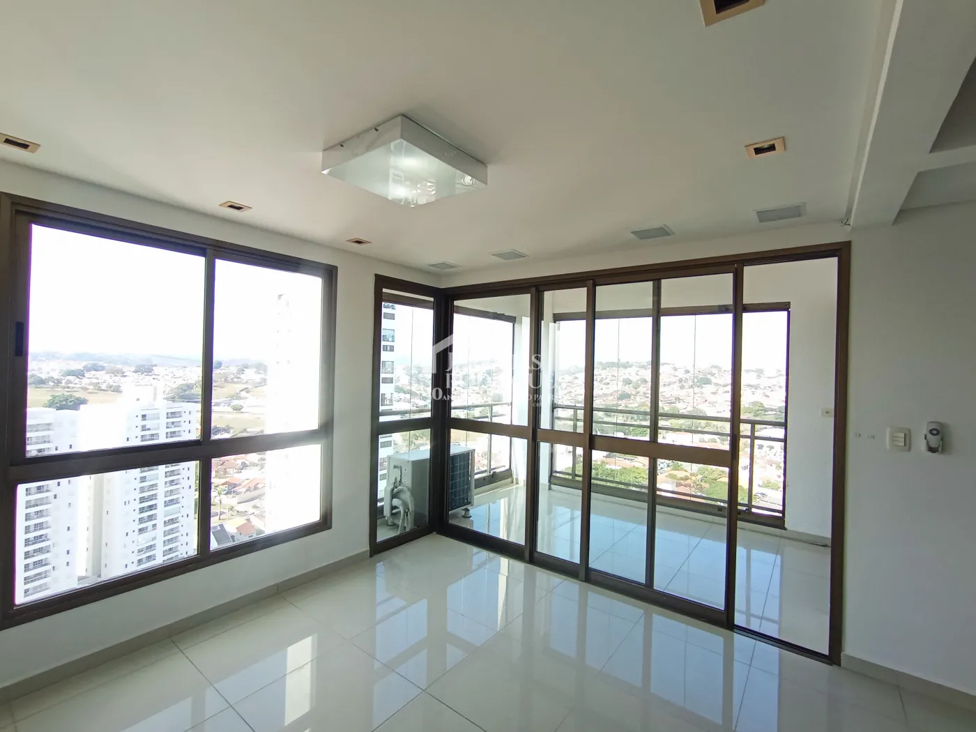 Apartamento com 2 dormitórios, 107 m² - Edifício Jabuticabeiras - Taubaté/SP.