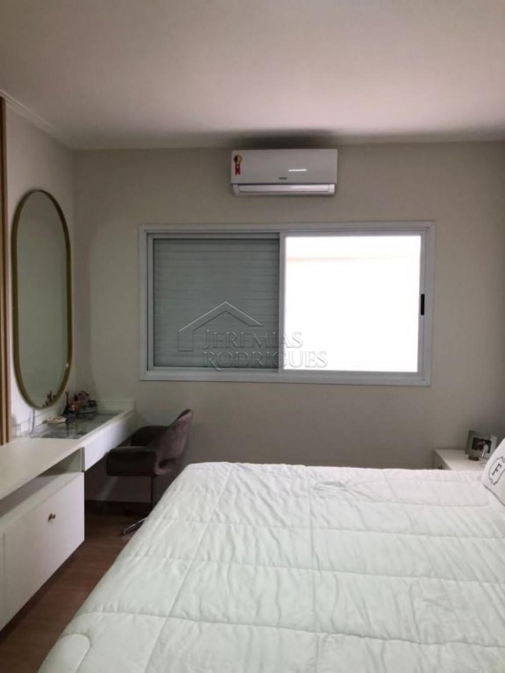 Casa à venda com 3 suítes no Condomínio Reserva dos Lagos em Pindamonhangaba/SP.