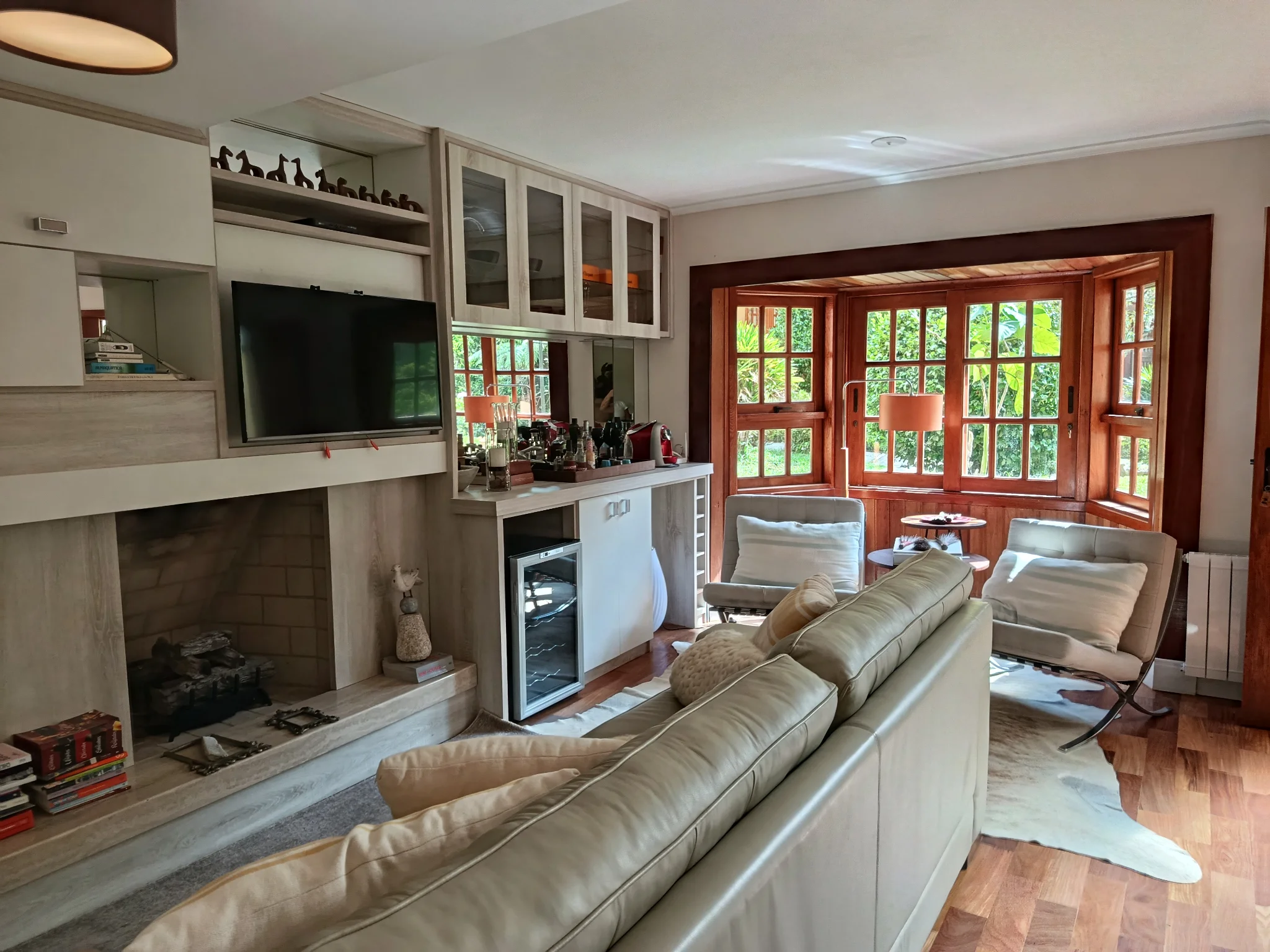 Casa à venda com 5 dormitórios no Condomínio Villagio Del Sole em Campos do Jordão/SP. 