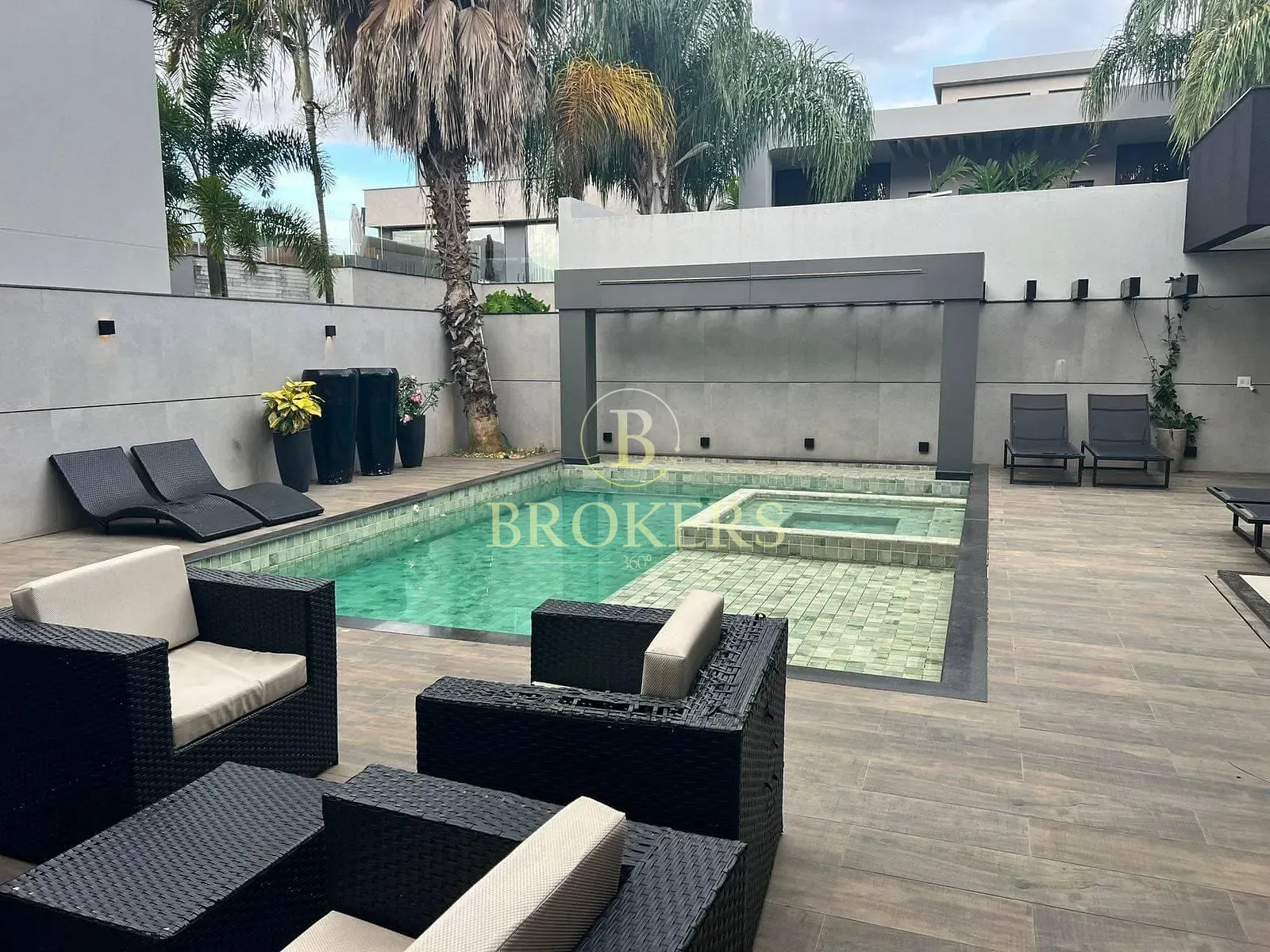 Design e luxo no Alphaville: Mansão triplex de 820m² com elevador, 5 suítes e lazer exclusivo por R — foto 29