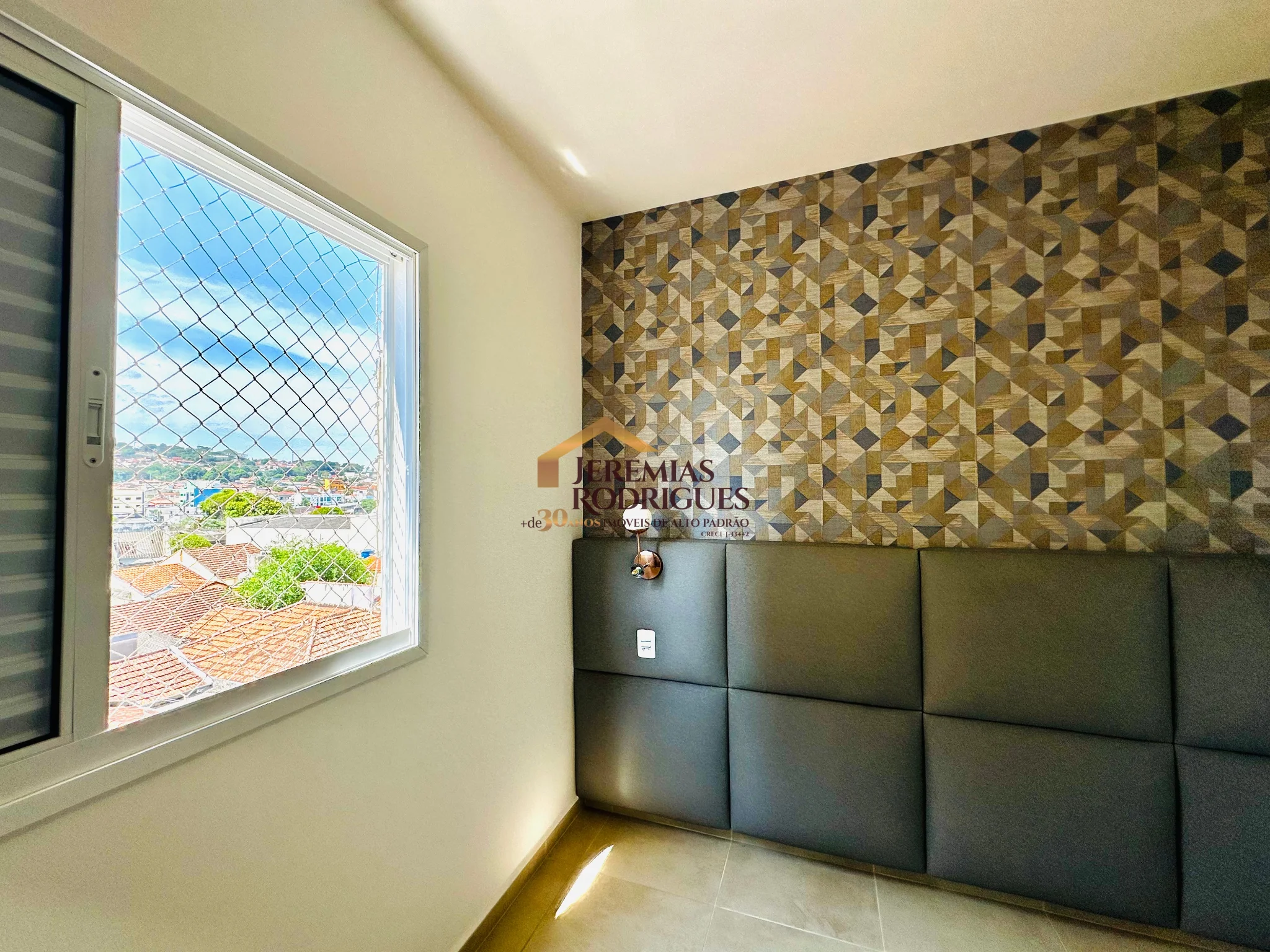 Apartamento para locação e venda no Edifício Solar Vicente Giffoni em Taubaté/SP.
