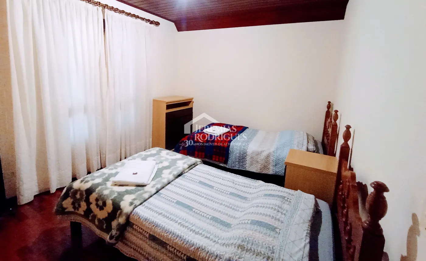 Apartamento para venda com 4 dormitórios no Edifício Solar Bela Vista em Campos do Jordão/SP