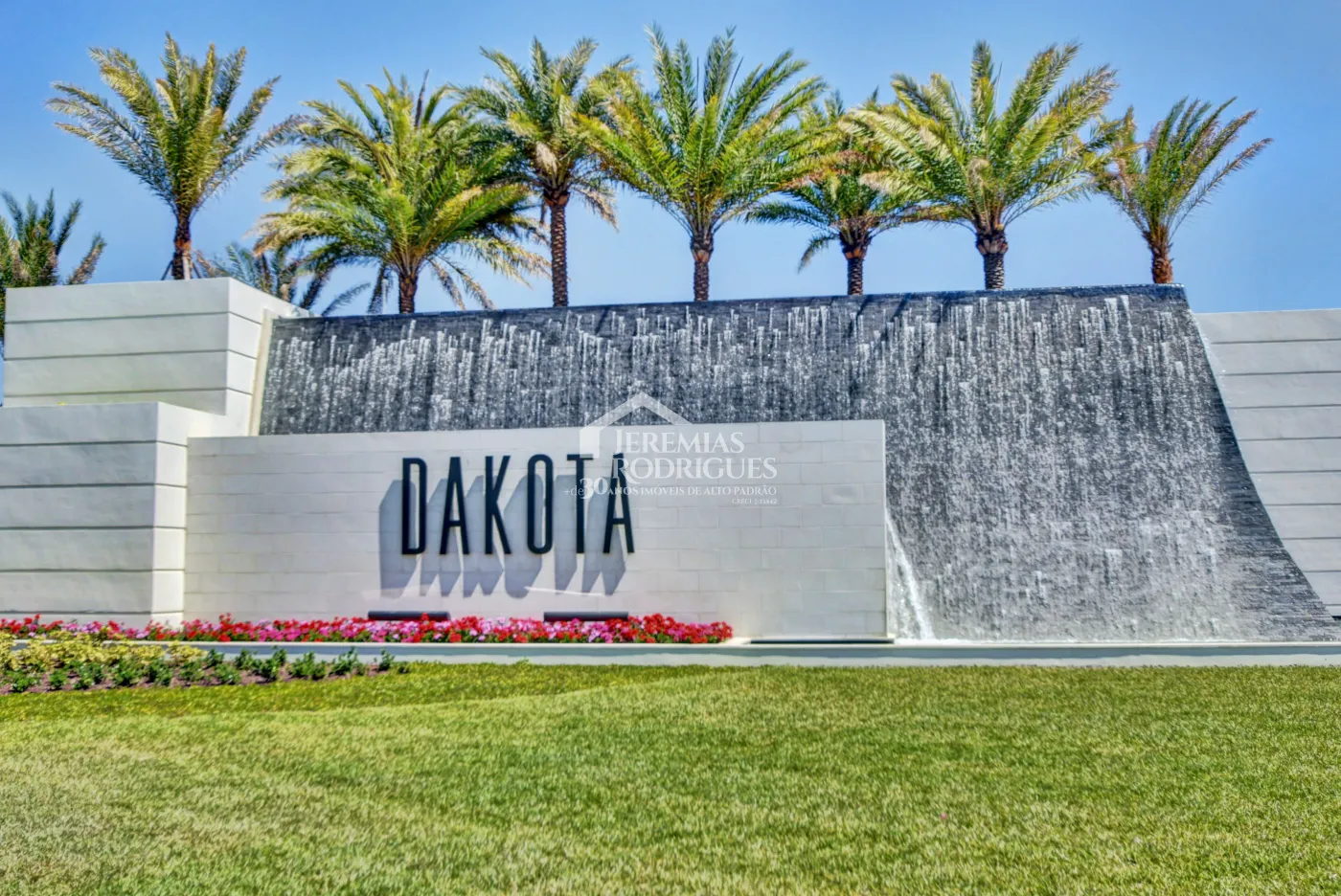 Casa com 4 dormitórios - Condomínio Dakota - Miami/ Flórida