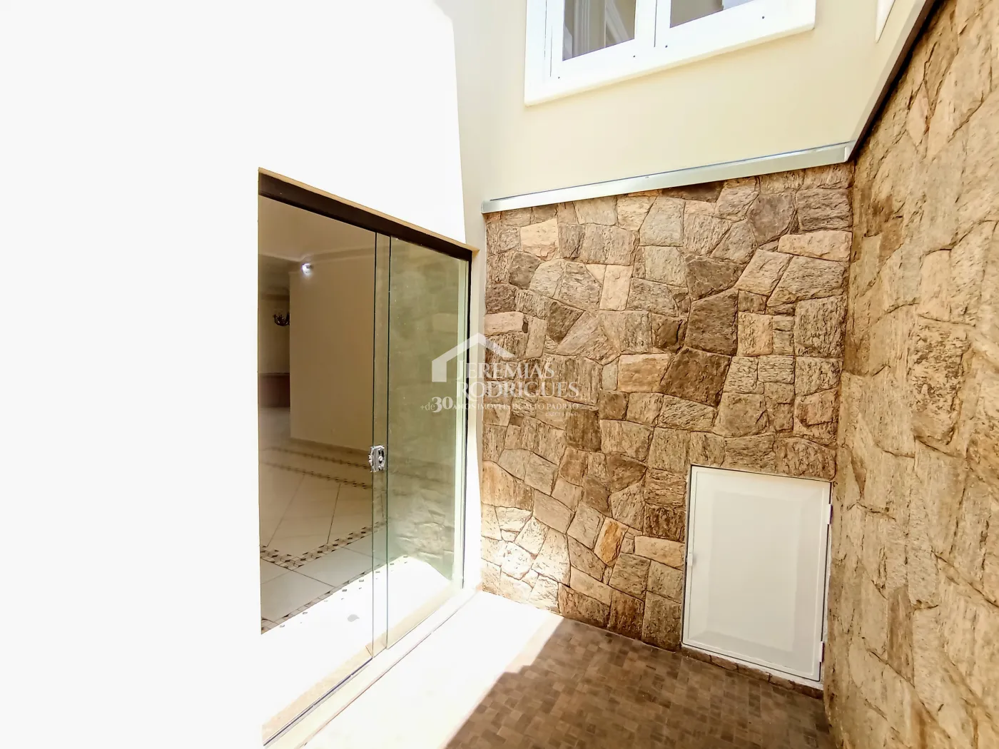 Casa para locação com 4 dormitórios no Condomínio Taubaté Village em Taubaté/SP.