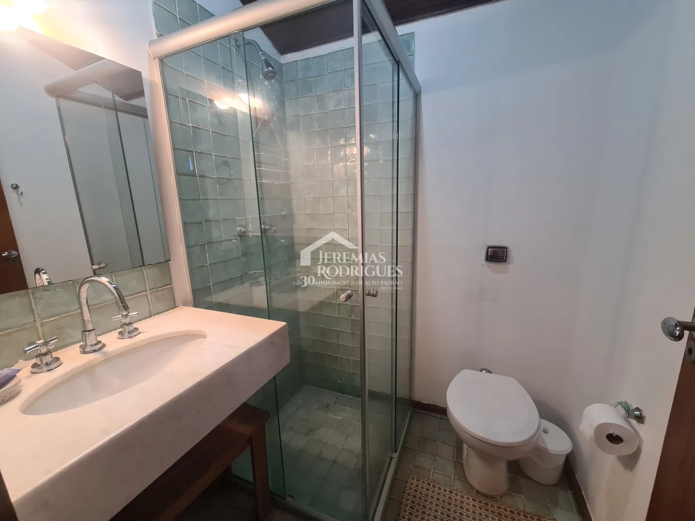 Casa à venda com 6 suítes no Condomínio Jardim Véu da Noiva em Campos do Jordão/SP