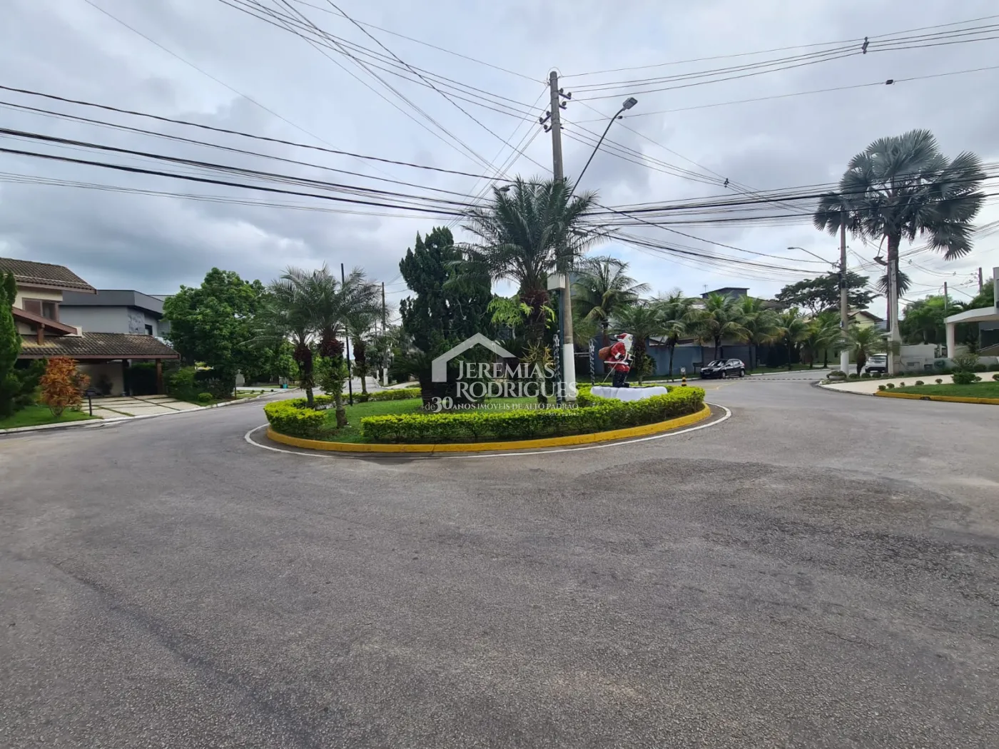 Casa com 3 dormitórios, 235 m² - Condomínio Campos do Conde I - Tremembé/SP.