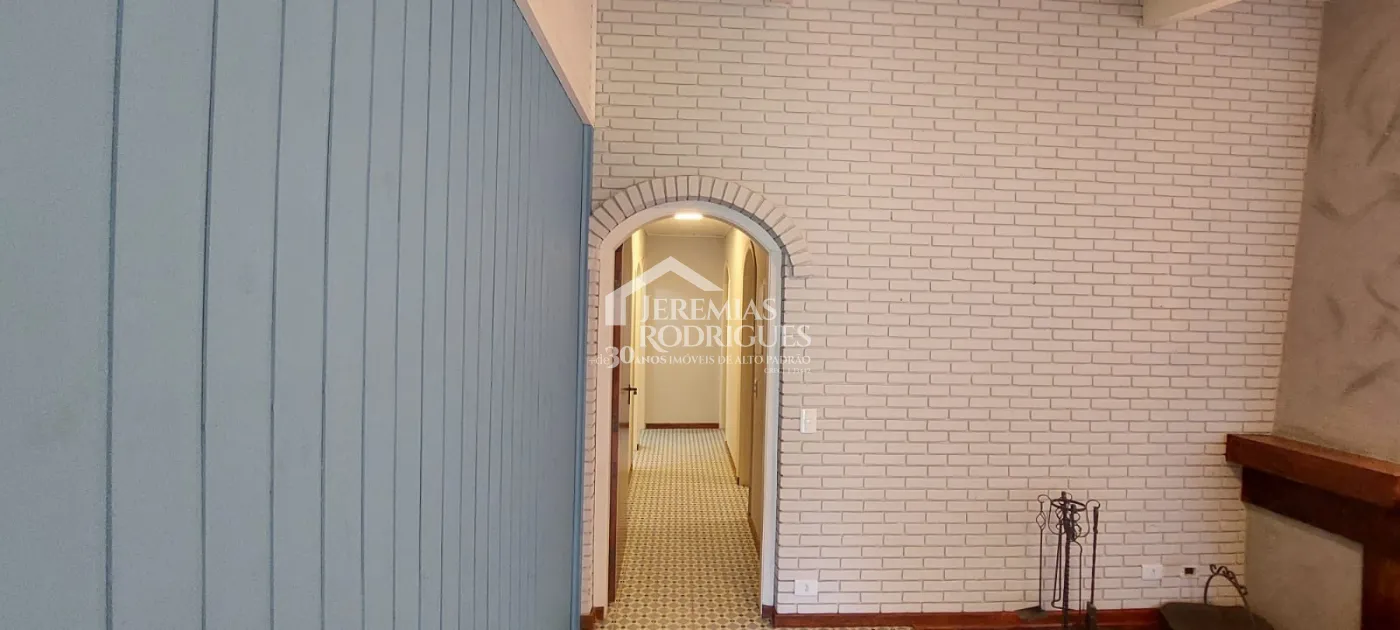 Casa com 3 dormitórios no Bairro Capivari - Campos do Jordão/SP