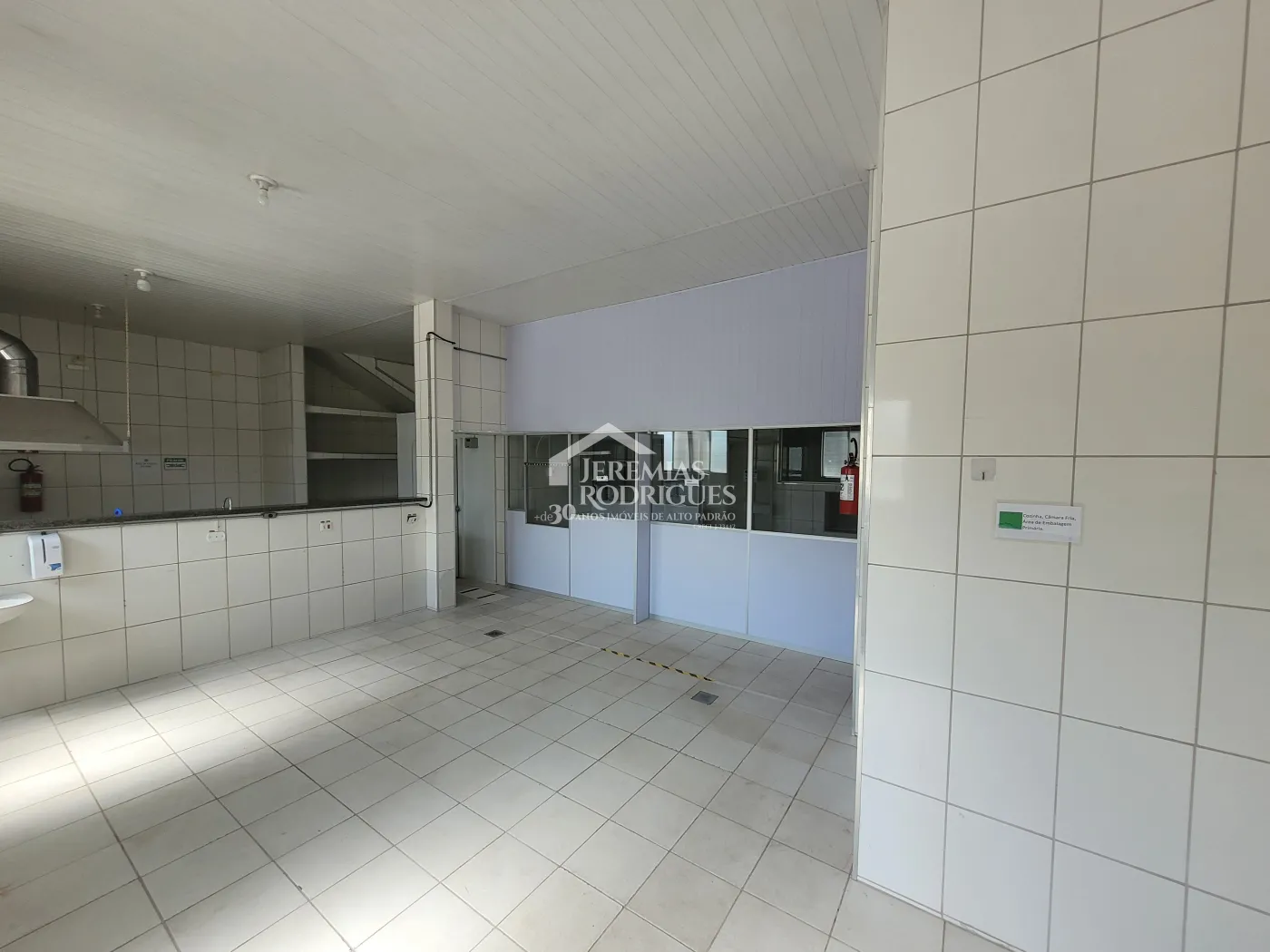 Cozinha industrial com 360 m² - Residencial Ouro Verde - Pindamonhangaba/SP.