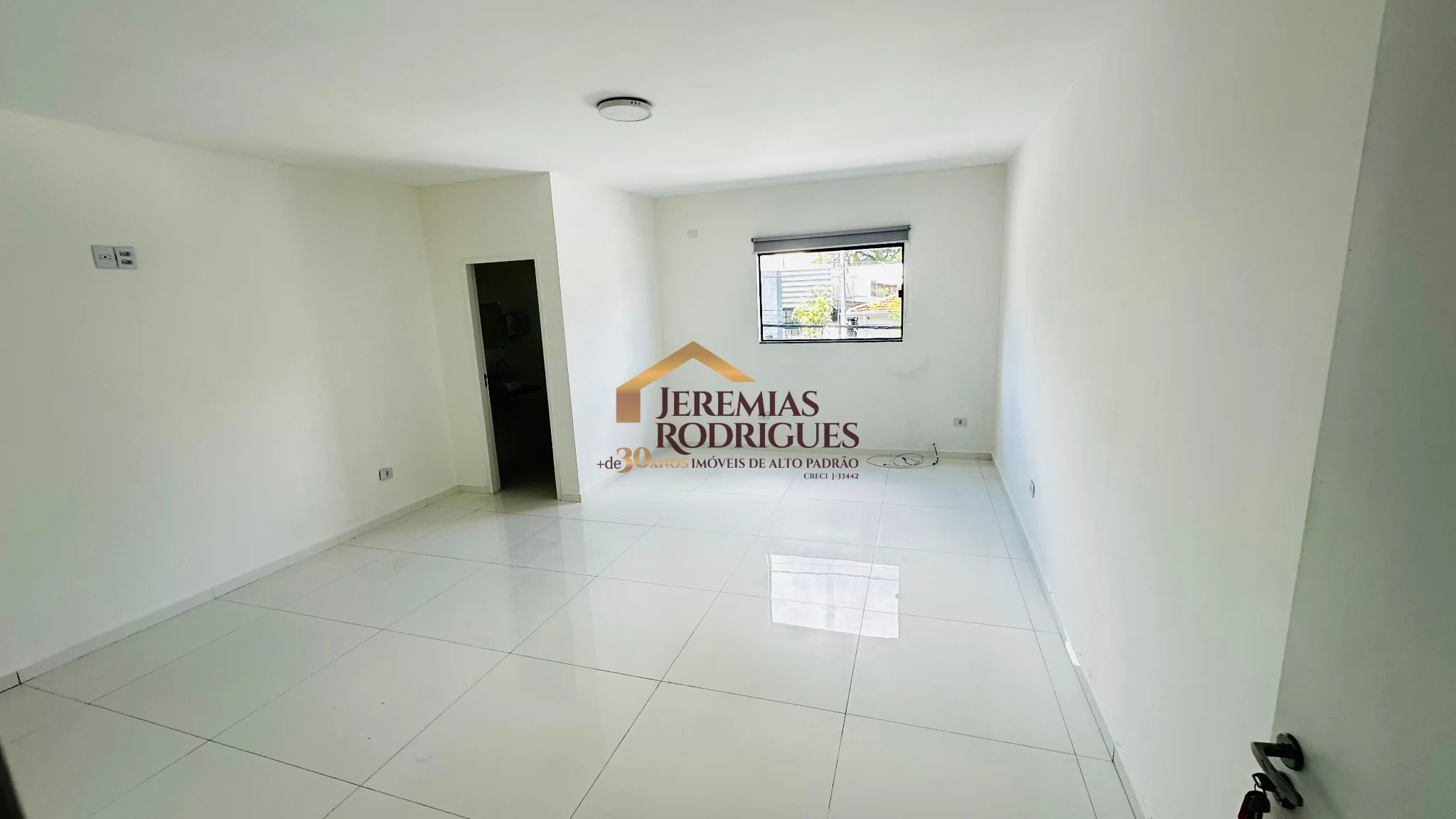 3 Salas comerciais para locação no bairro São Benedito em Pindamonhangaba/SP.