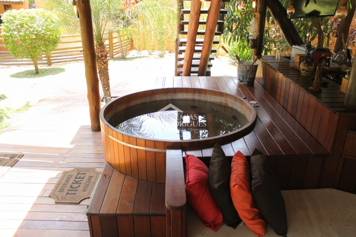 Casa para venda e locação com 5 dormitórios no Condomínio Taubaté Village em Taubaté/SP.