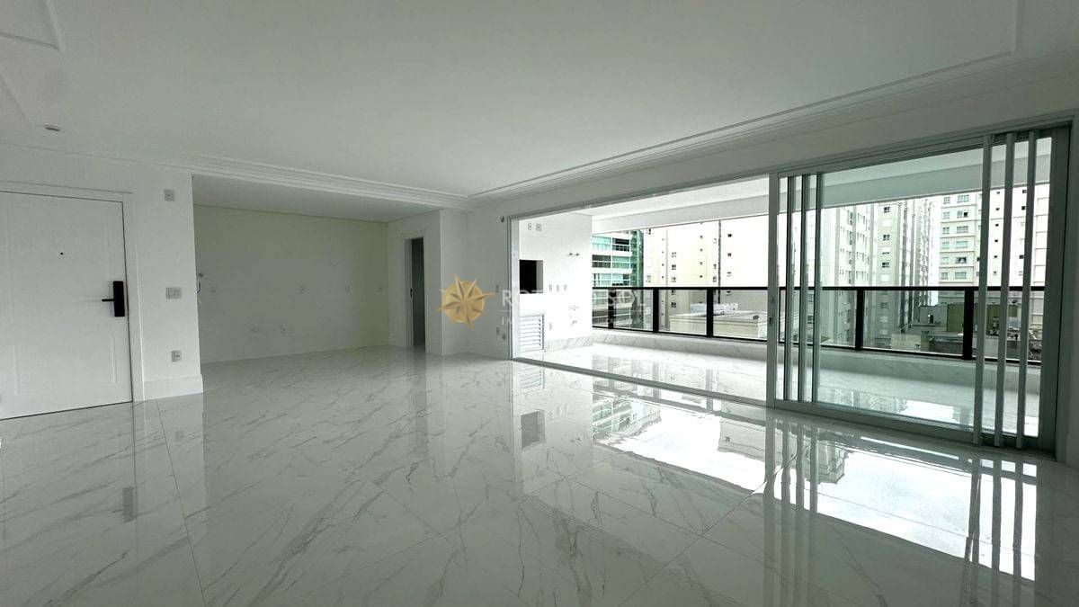 Apartamento 4 Suítes Meia Praia Itapema SC