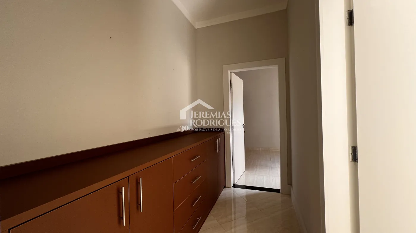 Casa à venda com 3 dormitórios no Condomínio Campos do Conde II em Tremembé/SP.